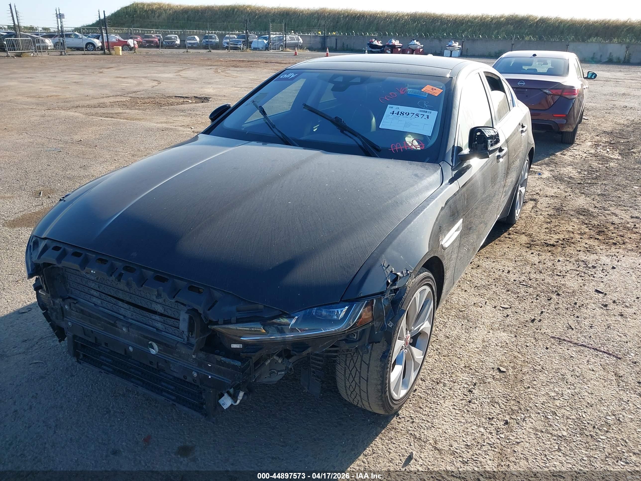 JAGUAR XE image 2