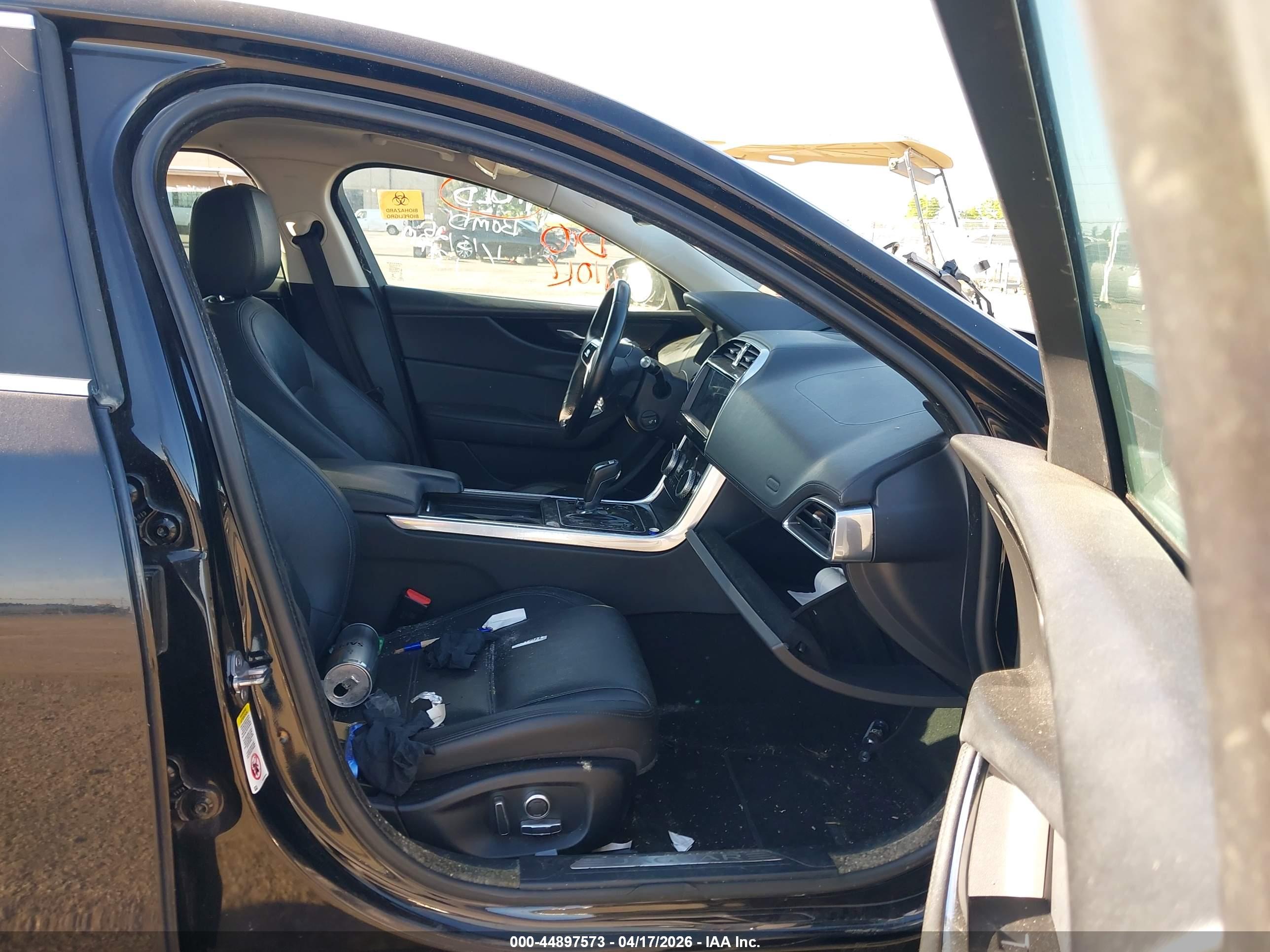 JAGUAR XE image 5