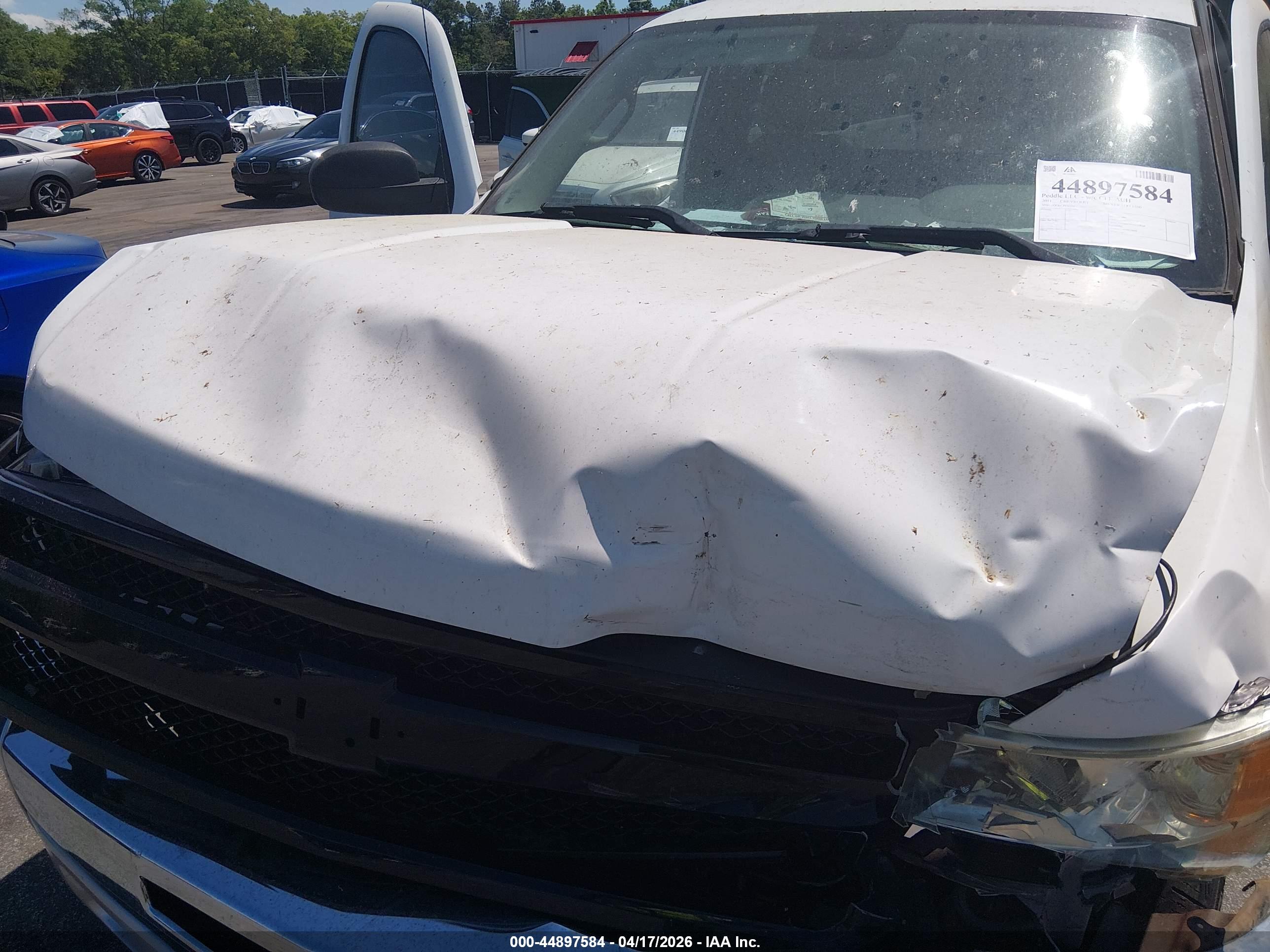 CHEVROLET SILVERADO image 6