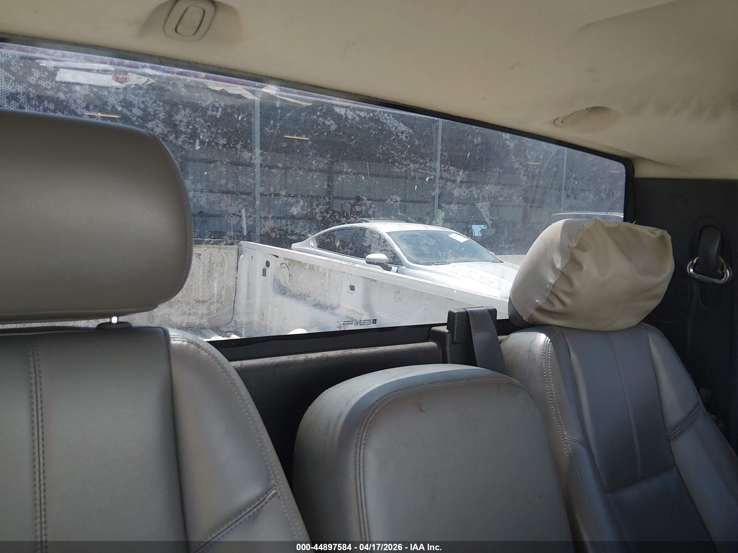 CHEVROLET SILVERADO image 8