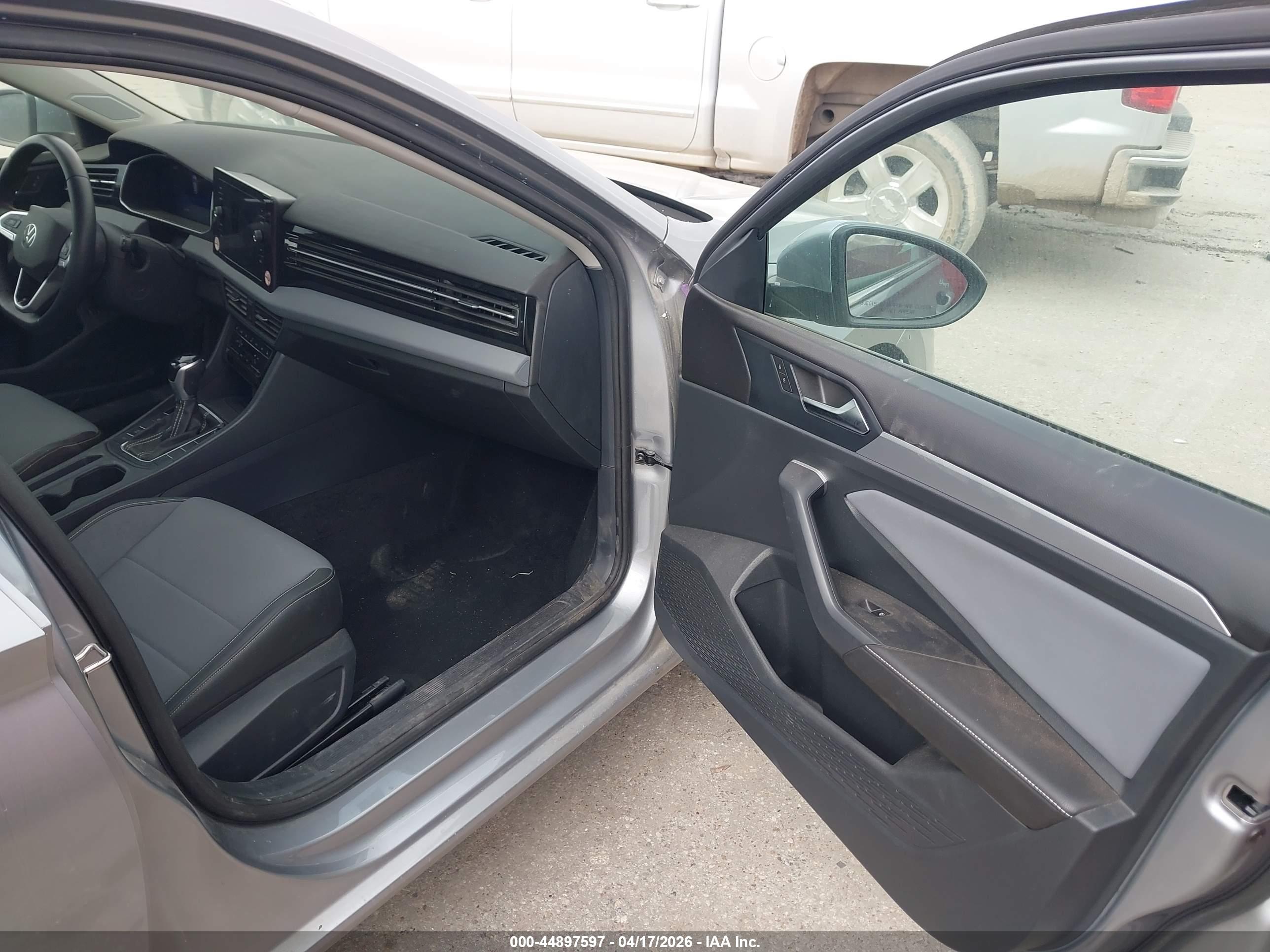VOLKSWAGEN JETTA image 5