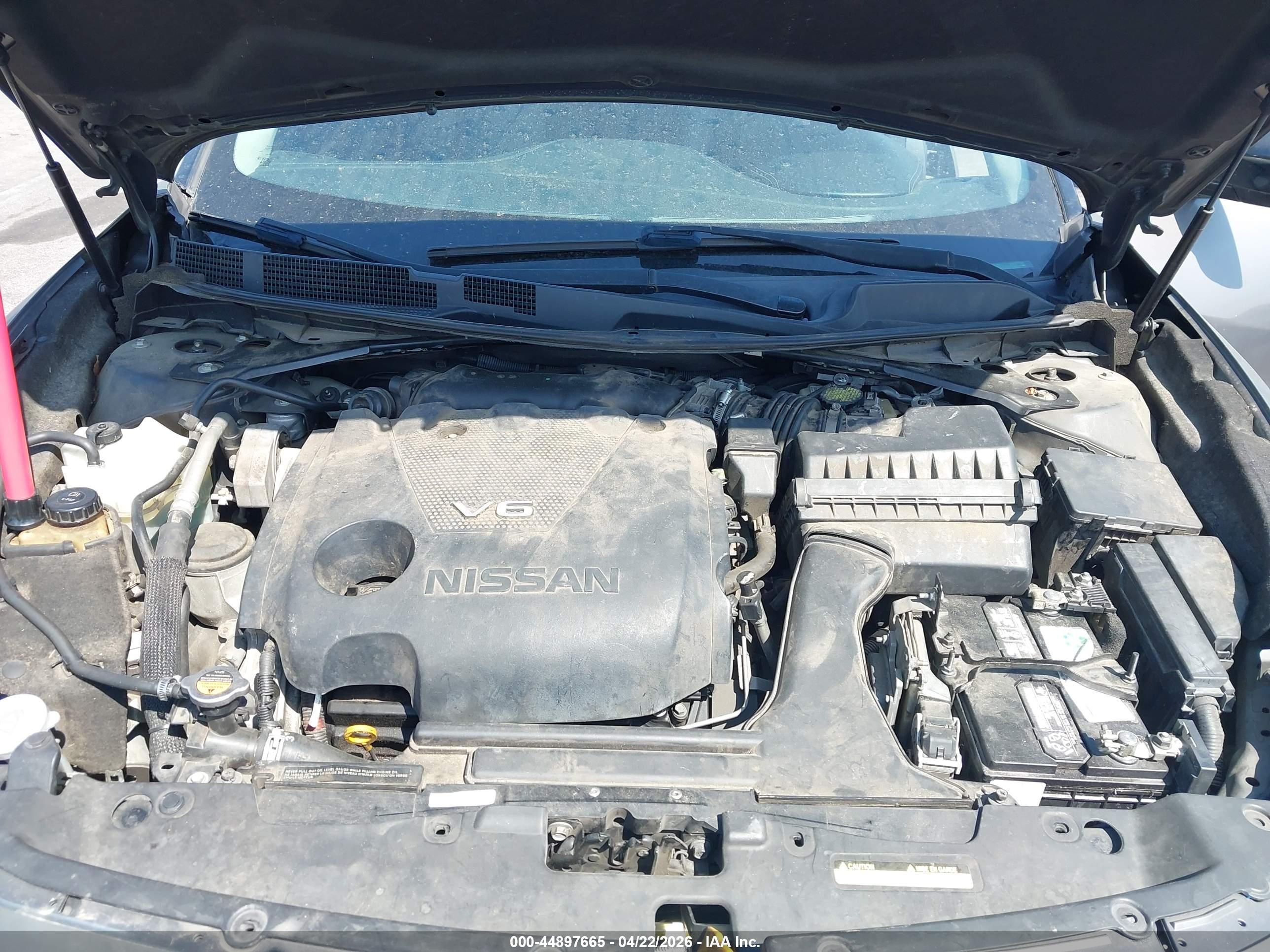 NISSAN MAXIMA image 10