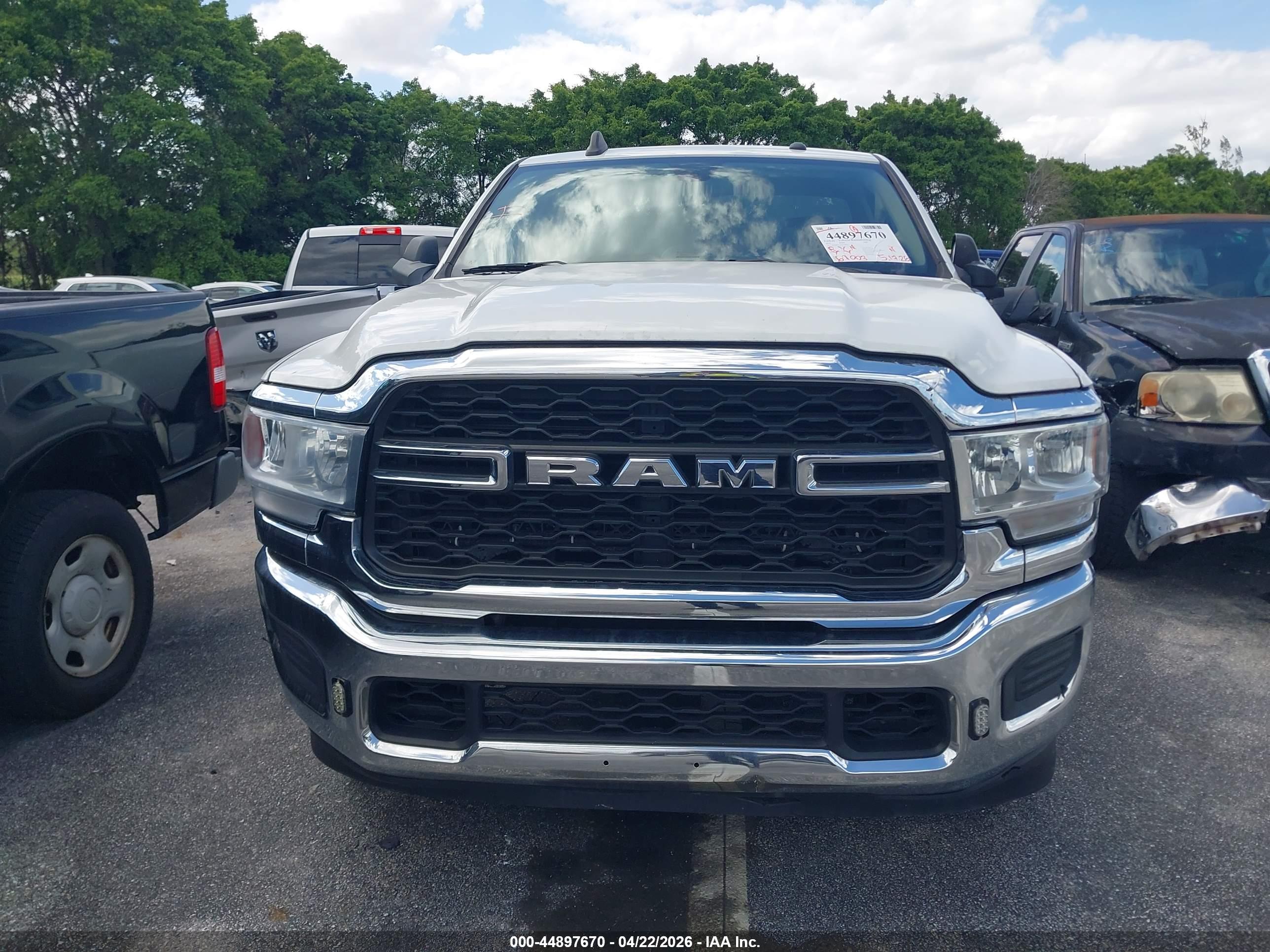 RAM 2500 image 6