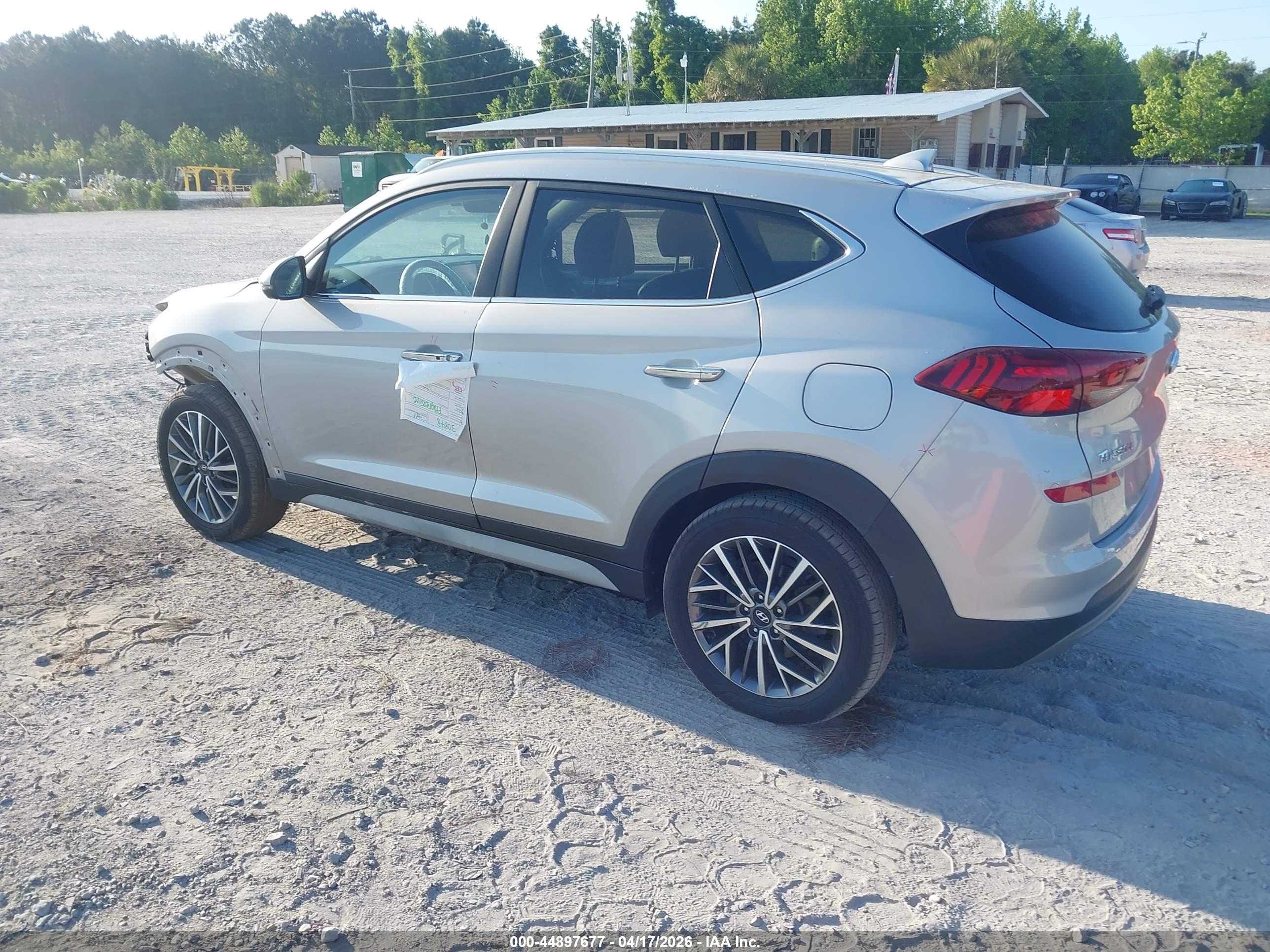 HYUNDAI TUCSON image 3