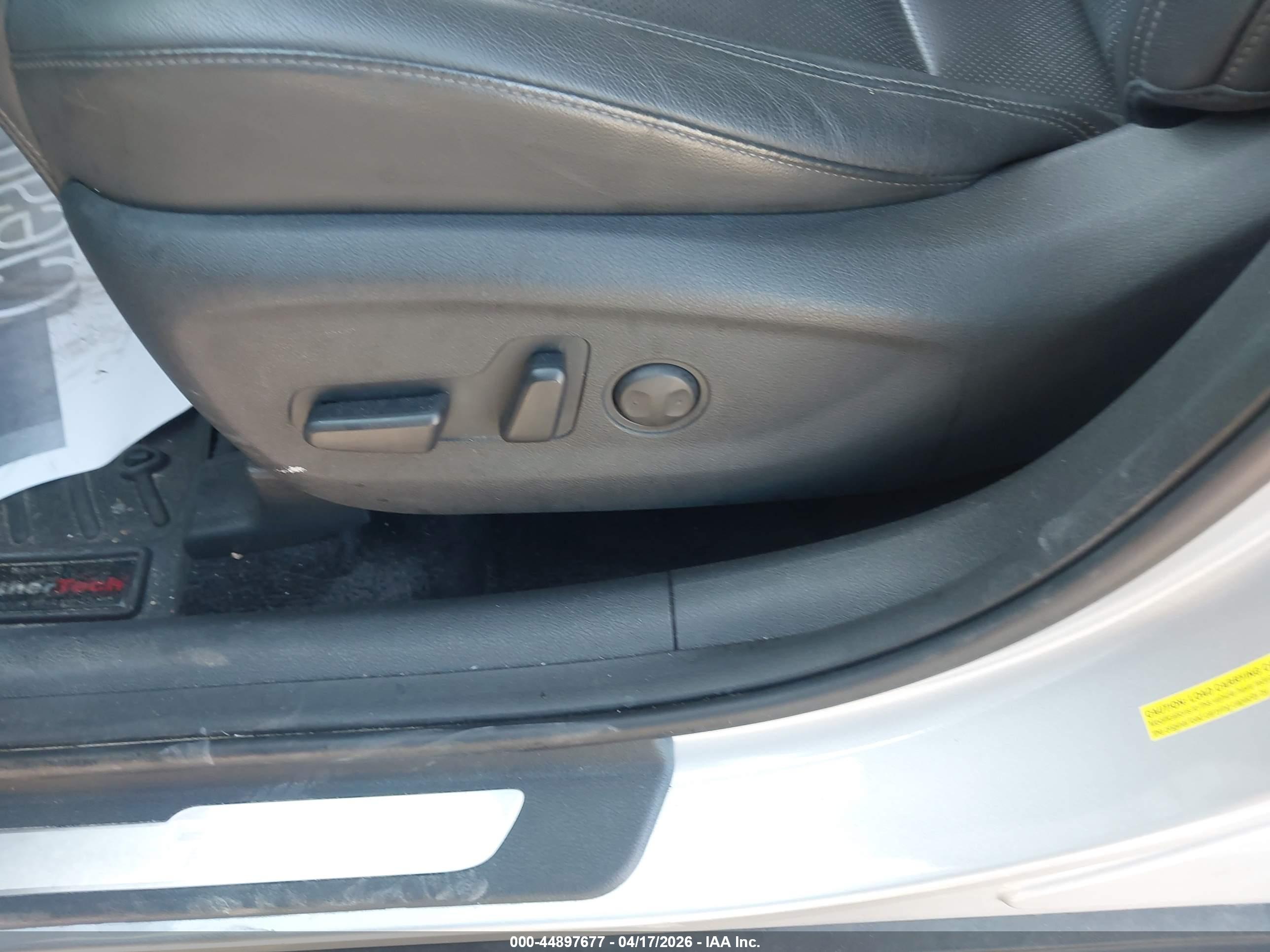 HYUNDAI TUCSON image 9