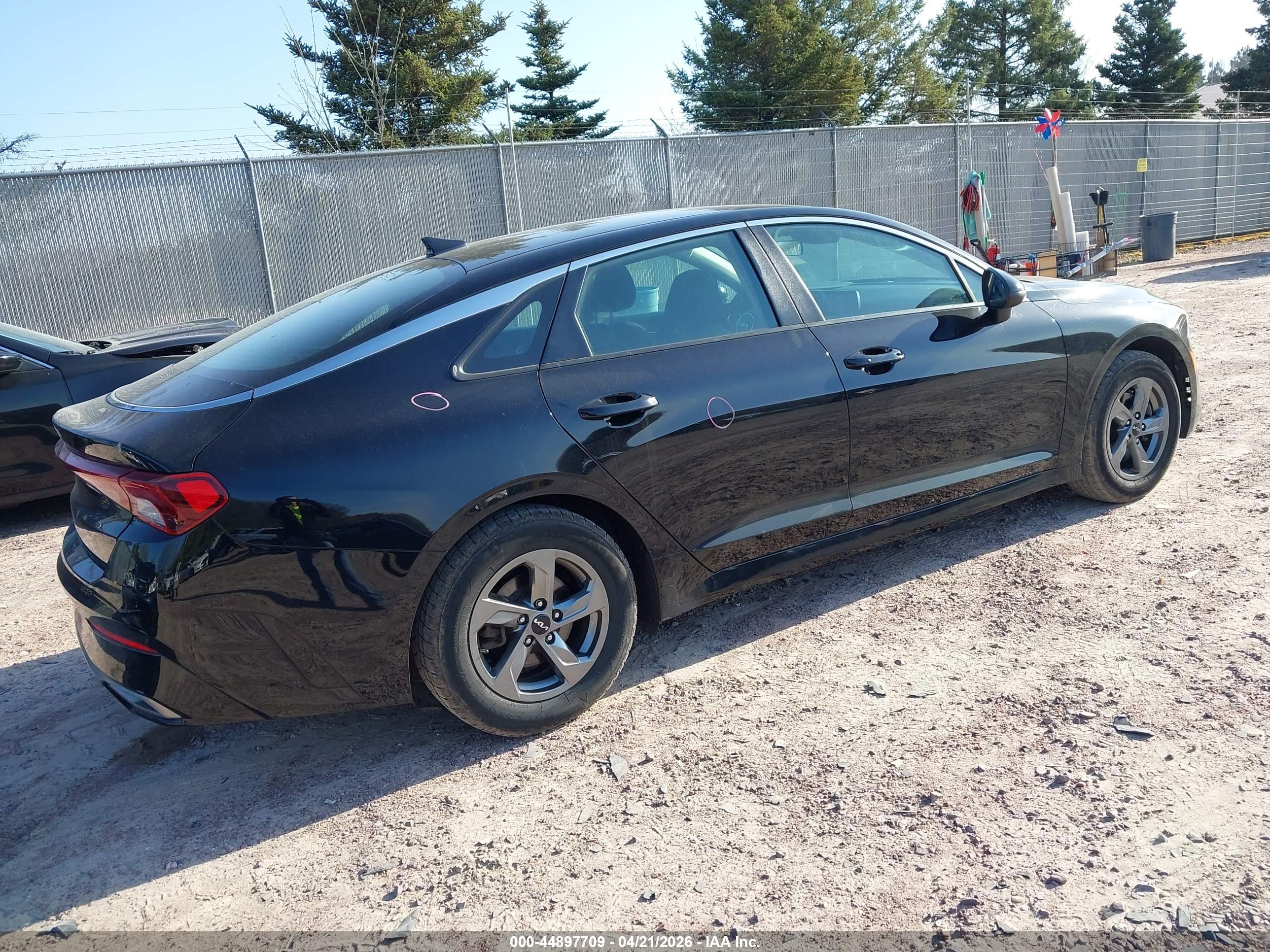 KIA K5 image 4
