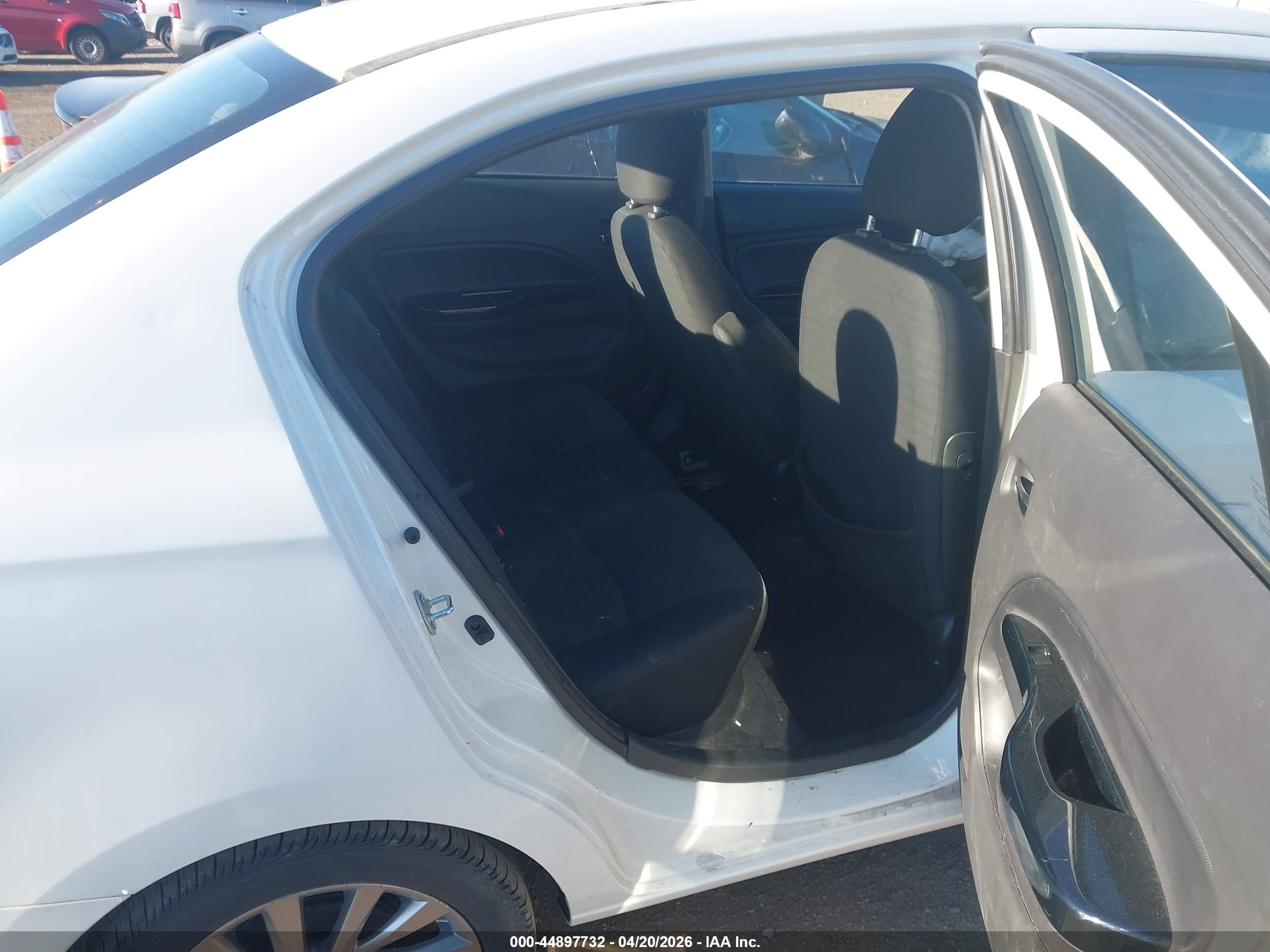 MITSUBISHI MIRAGE image 8