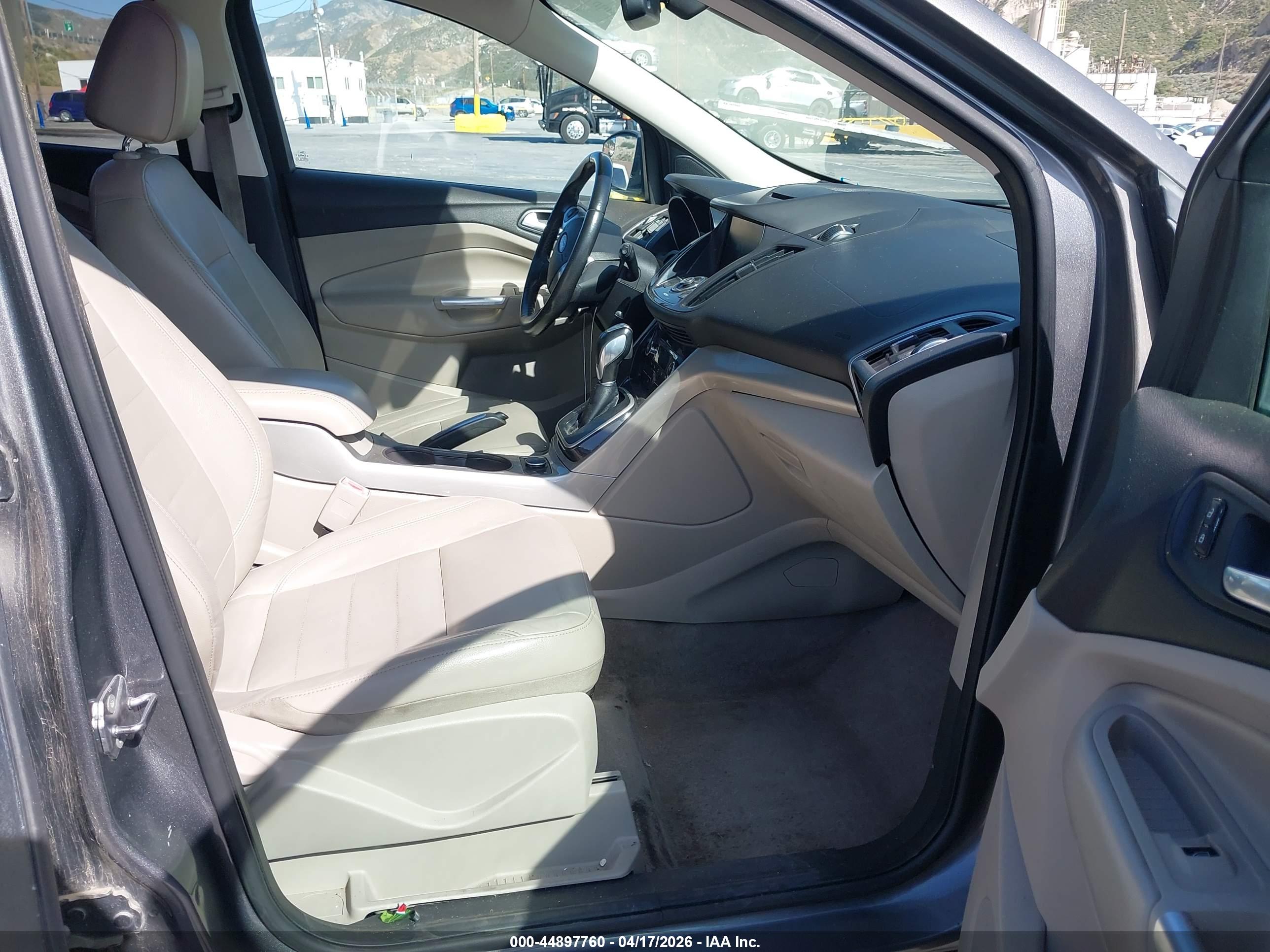 FORD ESCAPE image 5