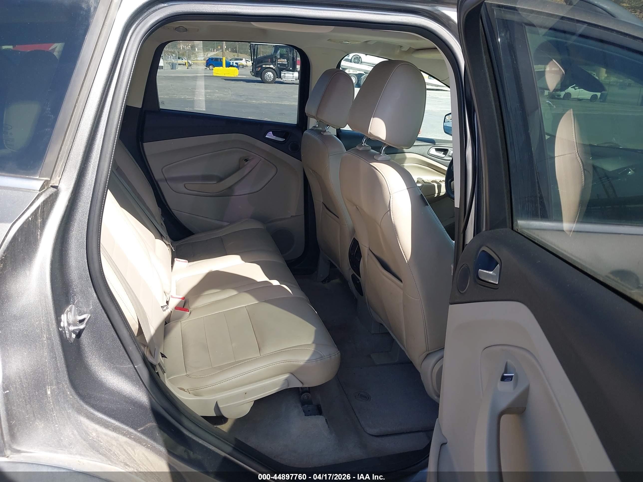 FORD ESCAPE image 8