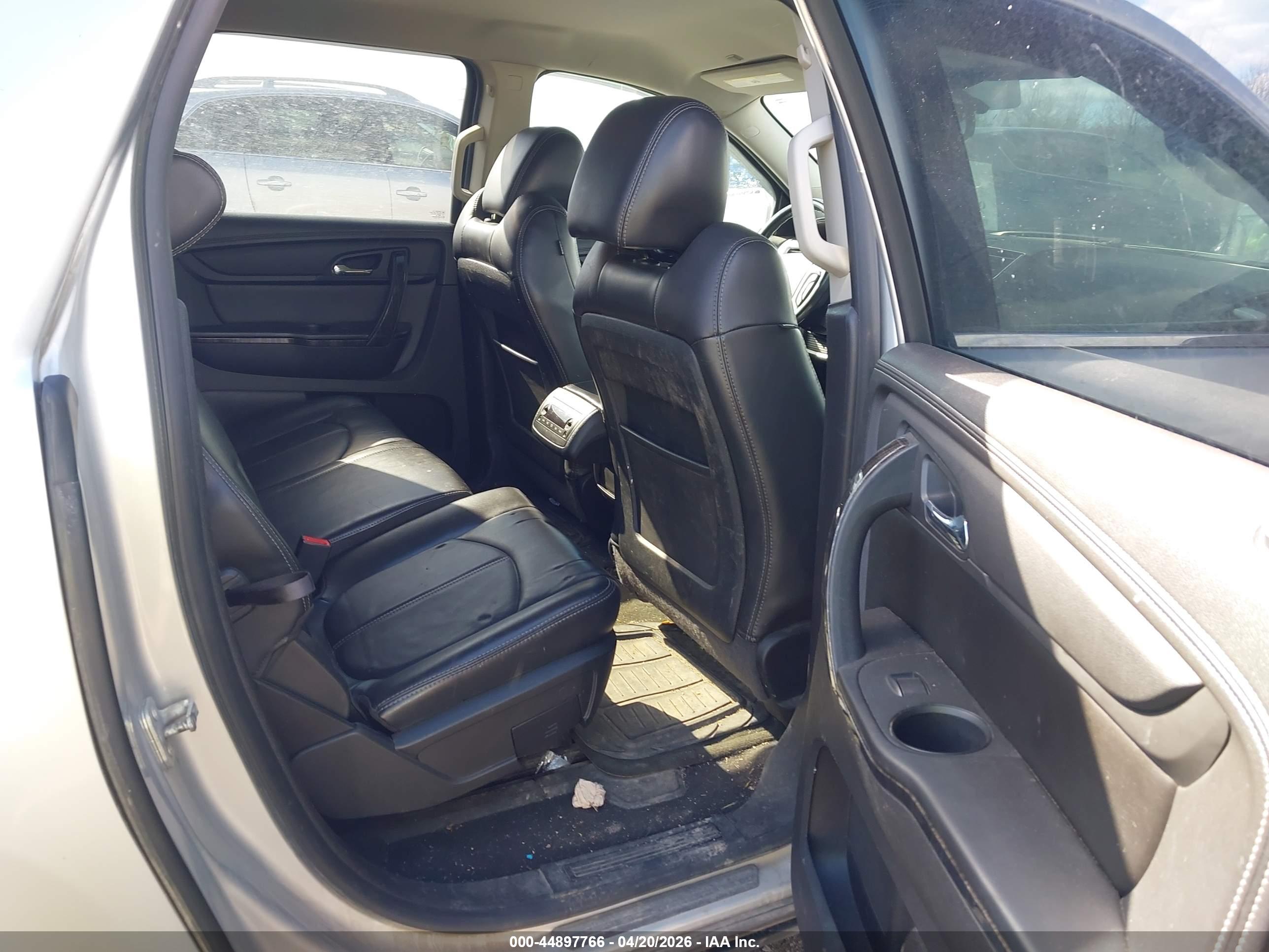 GMC ACADIA image 8