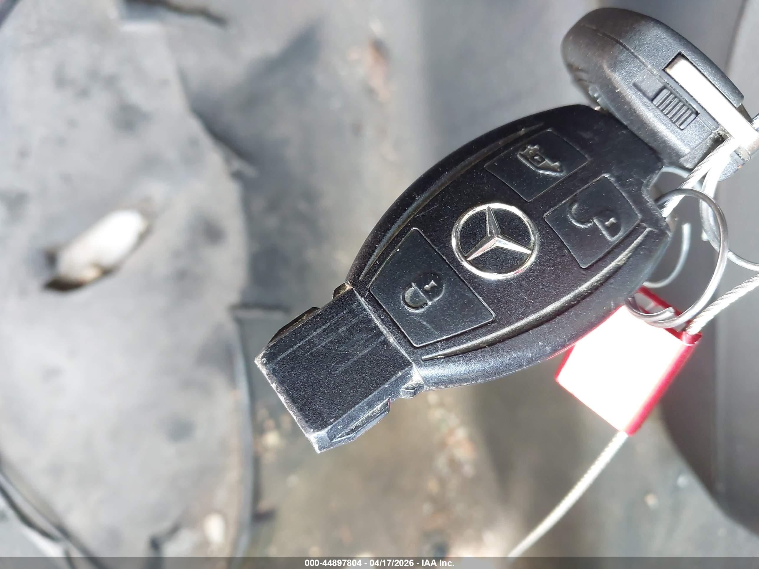 MERCEDES-BENZ METRIS image 11