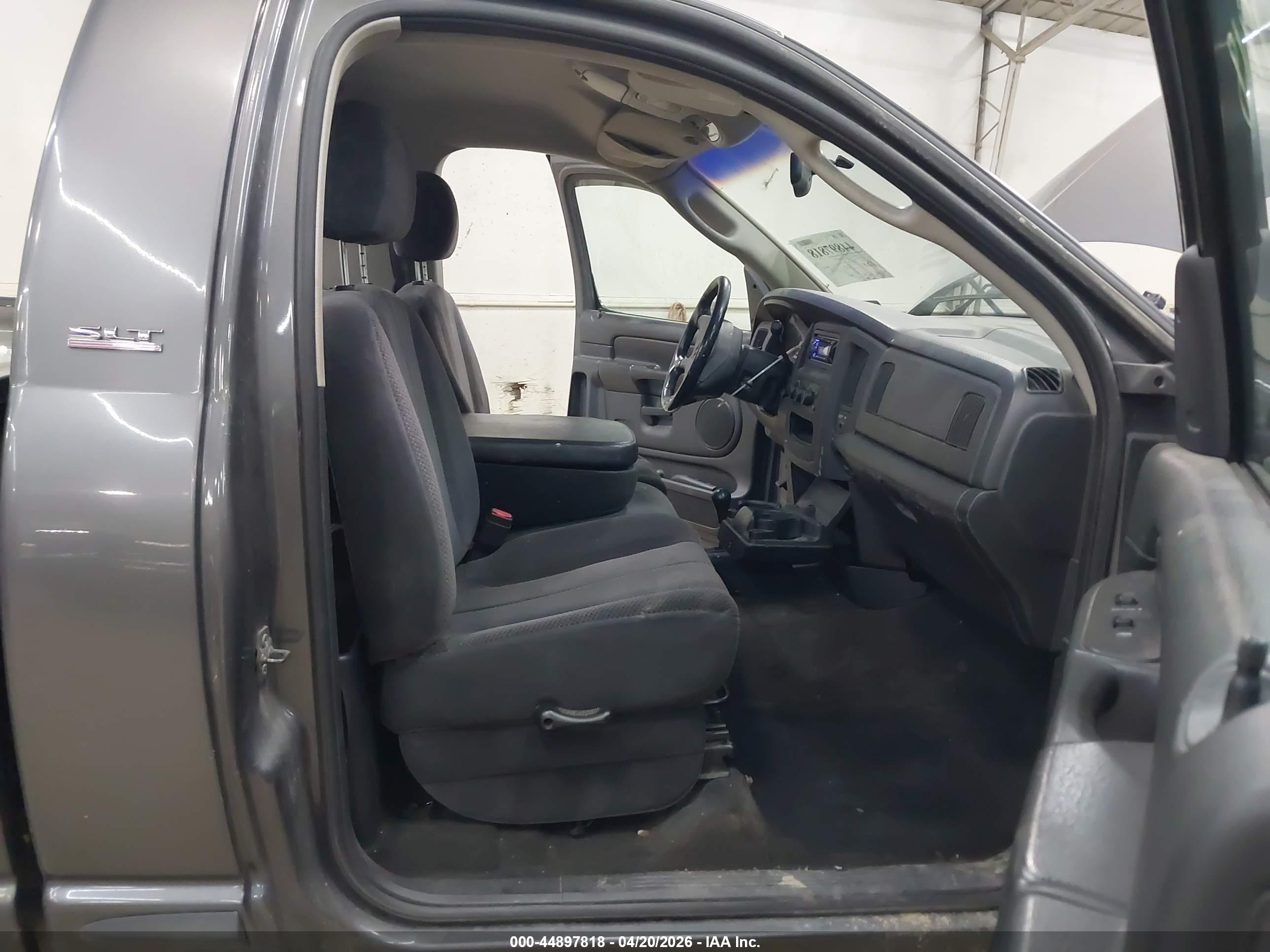 DODGE RAM image 5