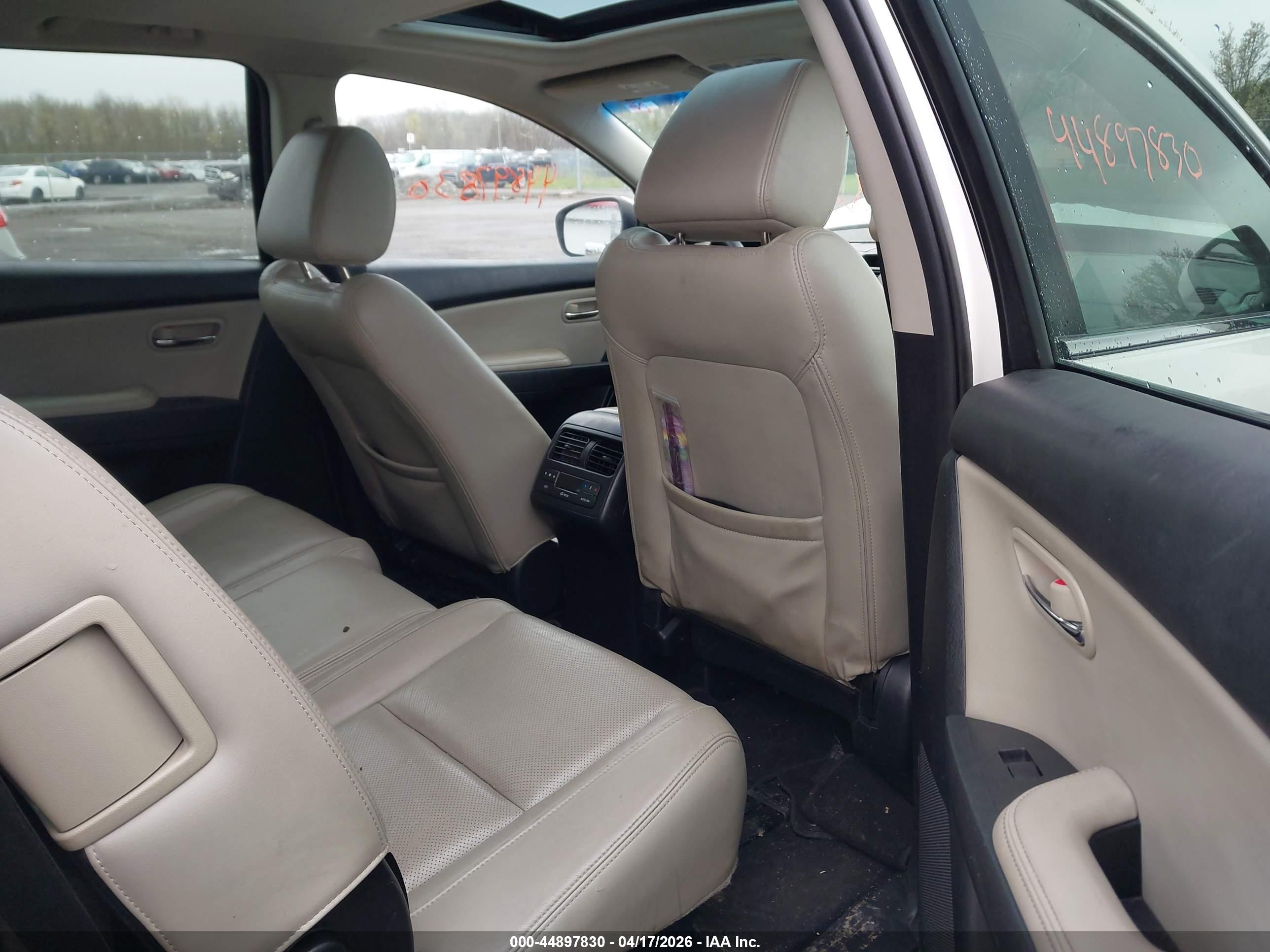 MAZDA CX-9 image 8