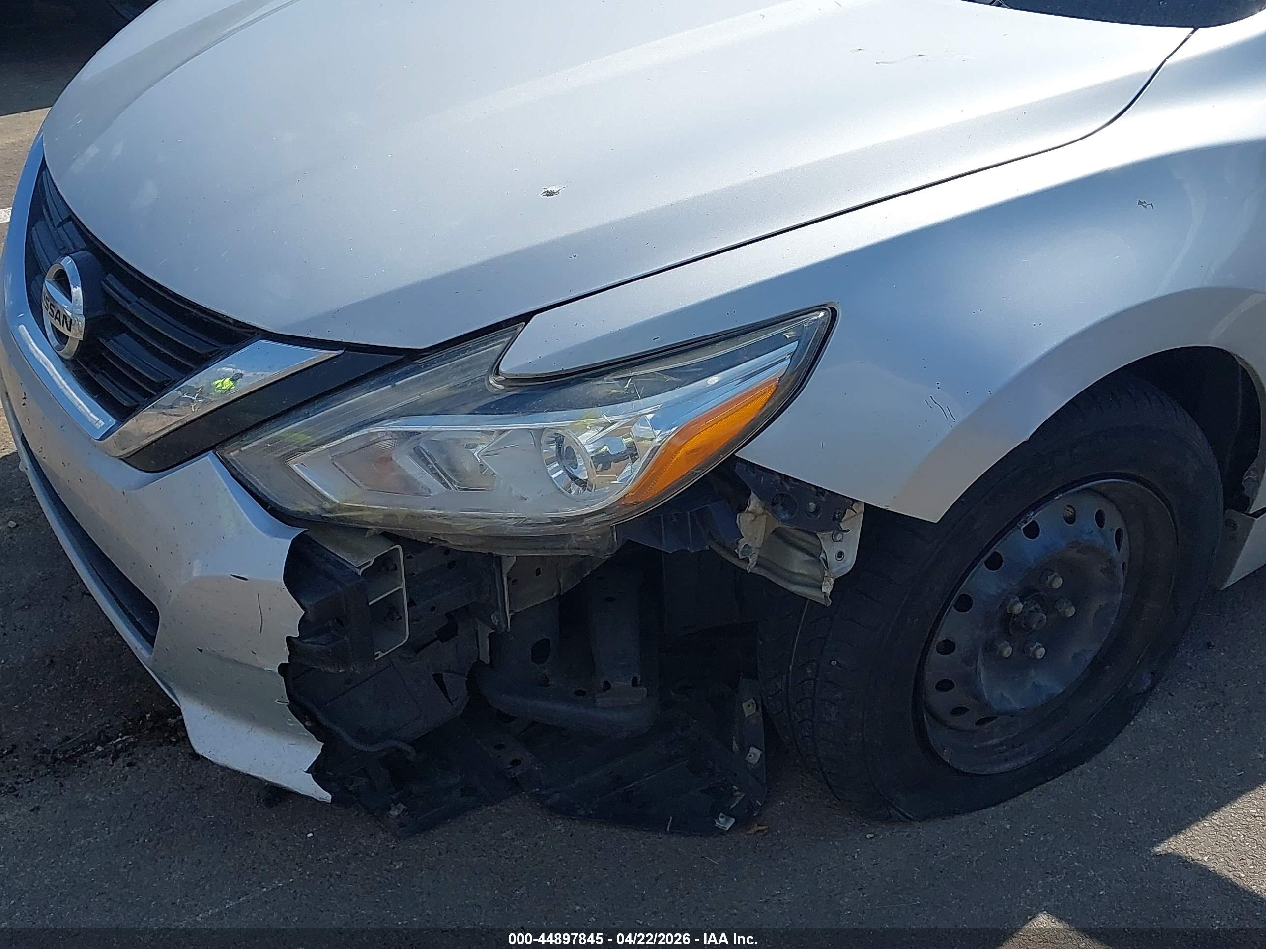 NISSAN ALTIMA image 6