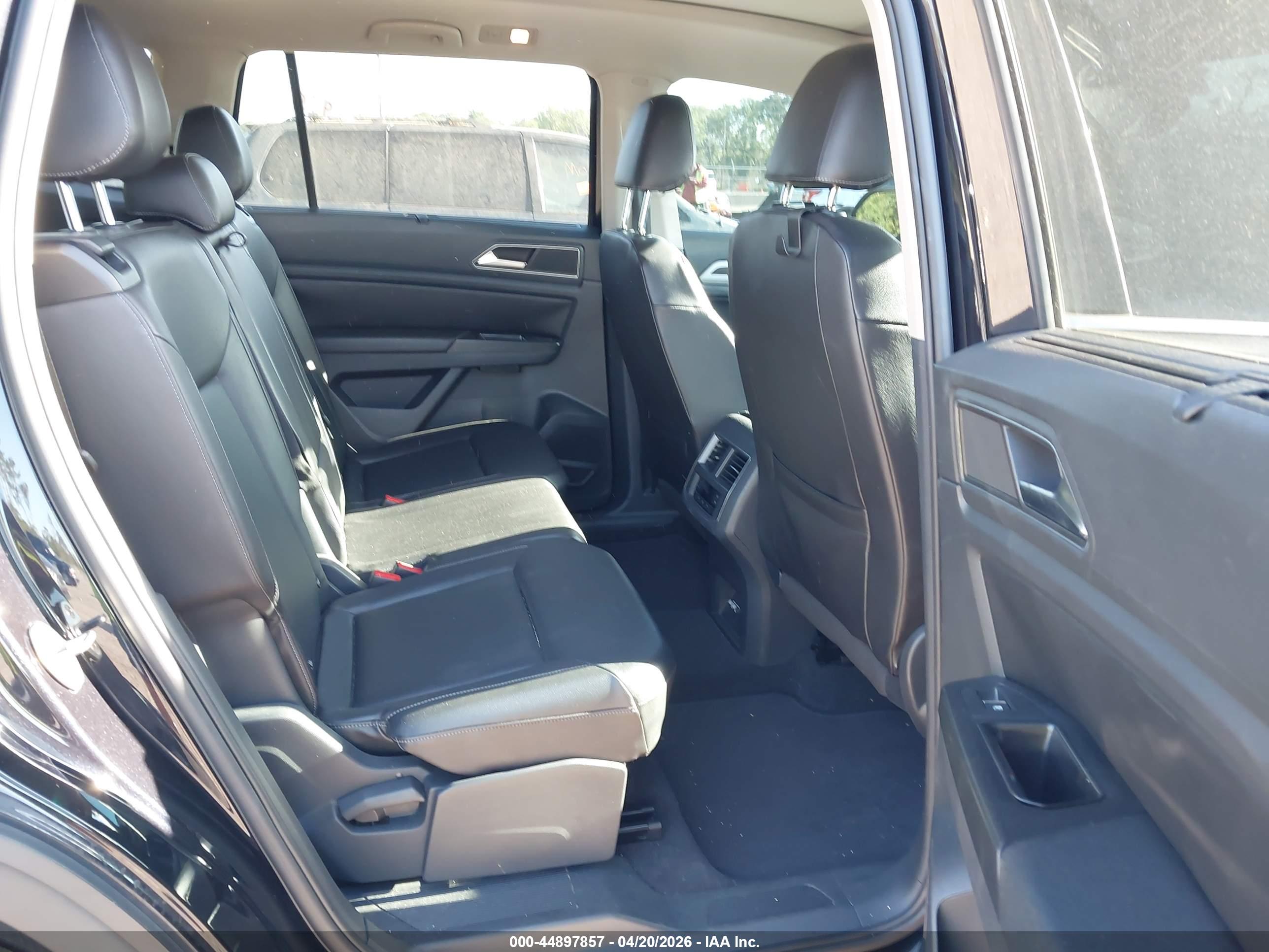 VOLKSWAGEN ATLAS image 8