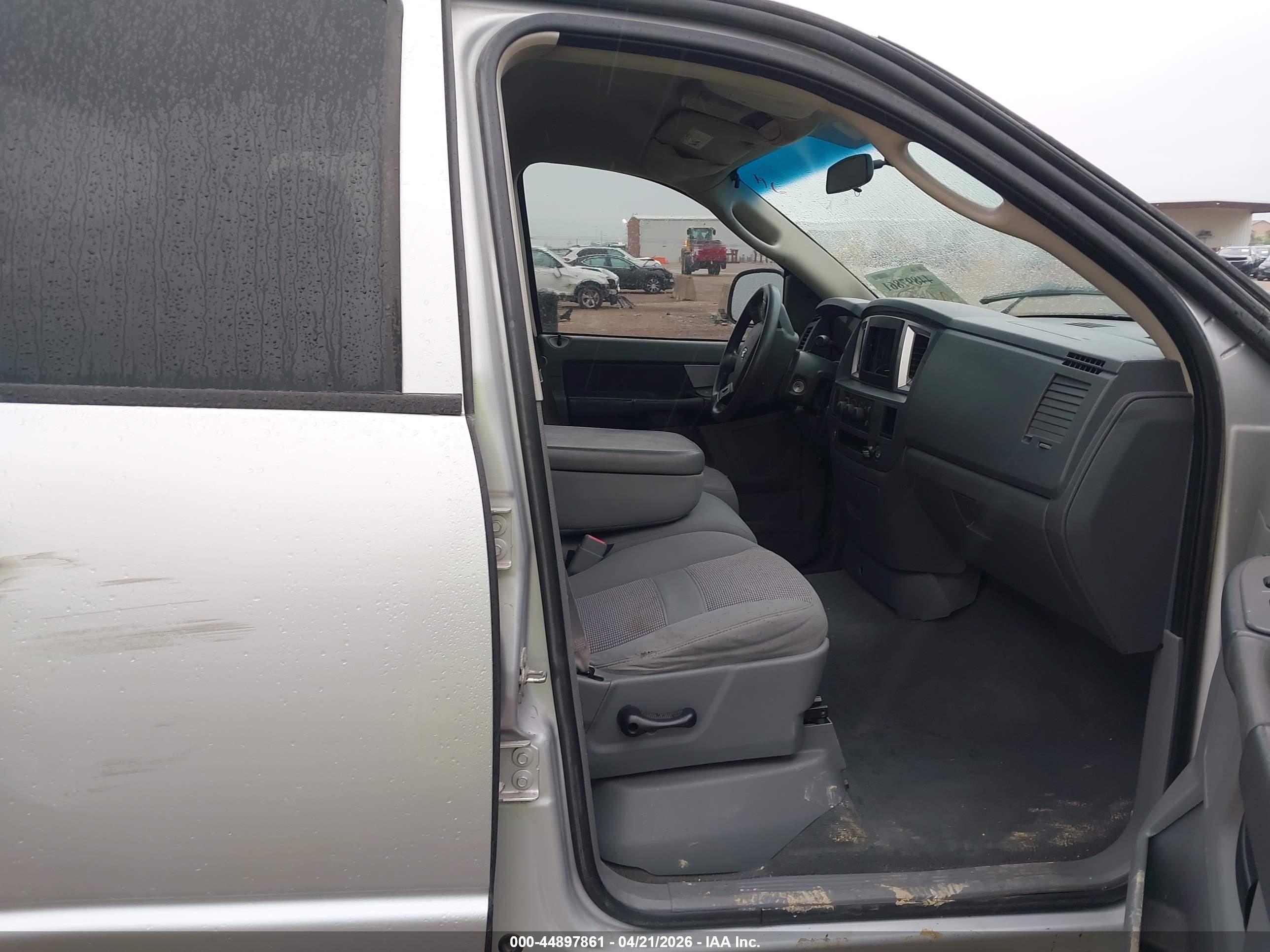 DODGE RAM image 5