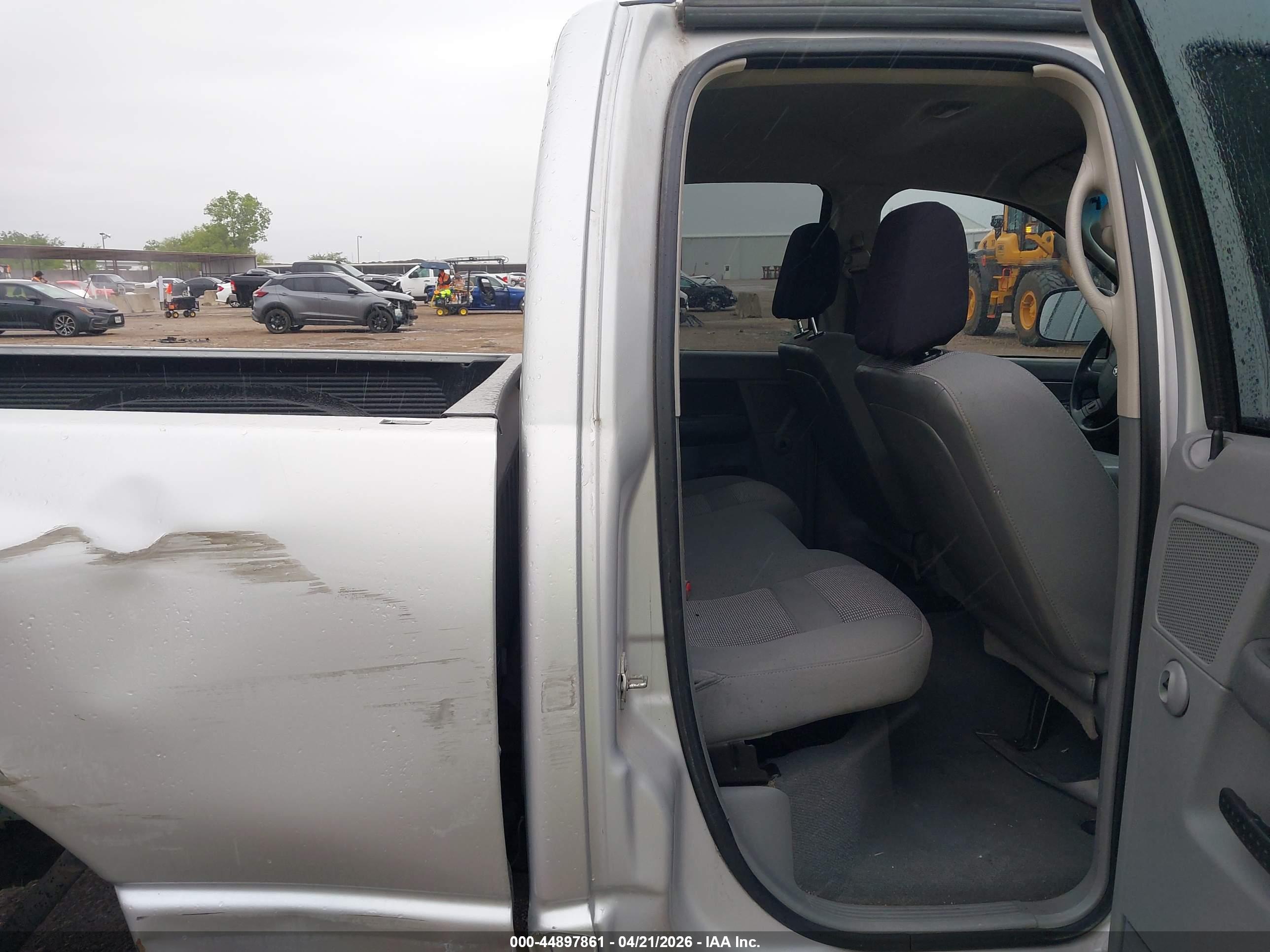 DODGE RAM image 8
