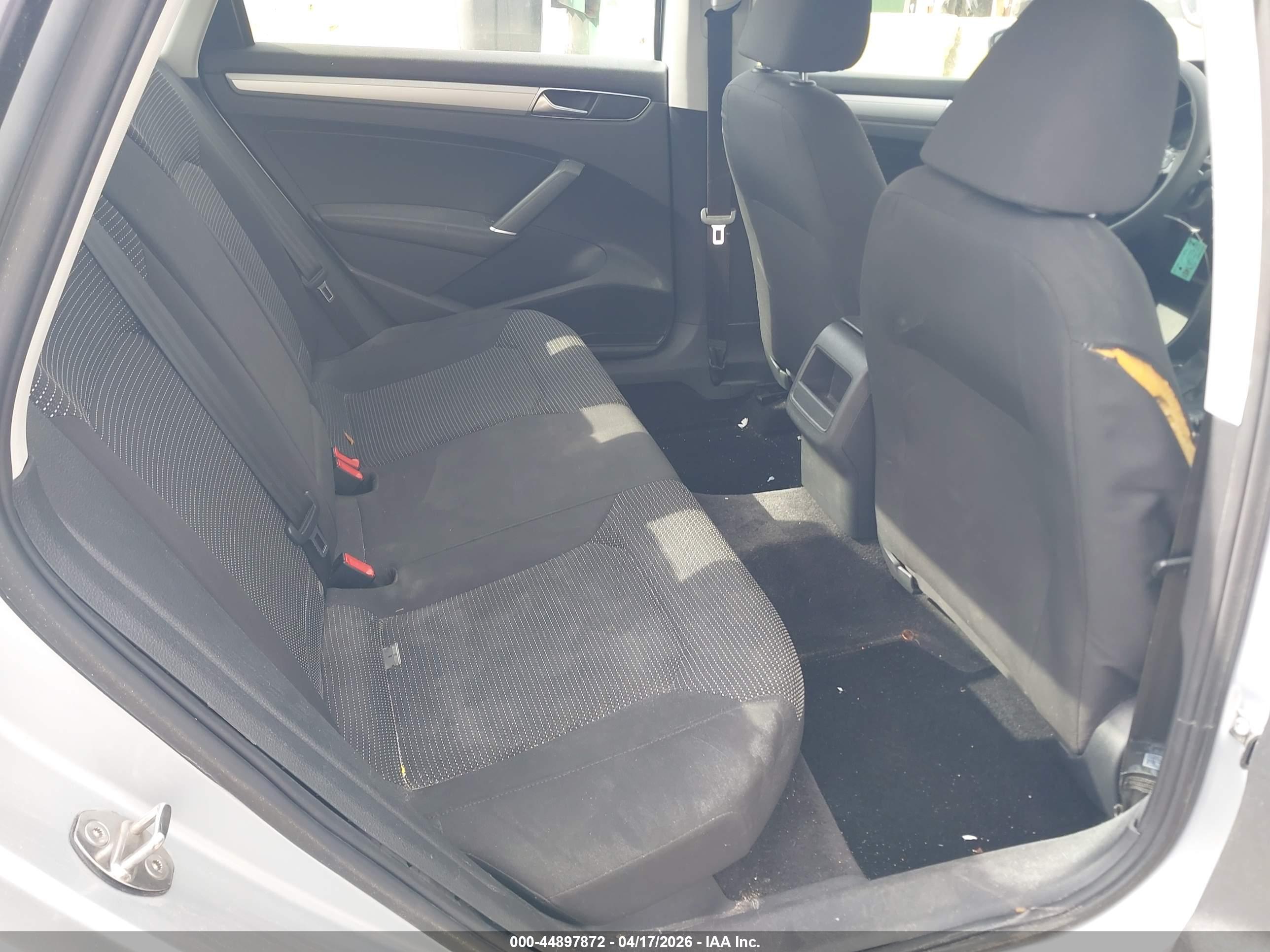 VOLKSWAGEN PASSAT image 8