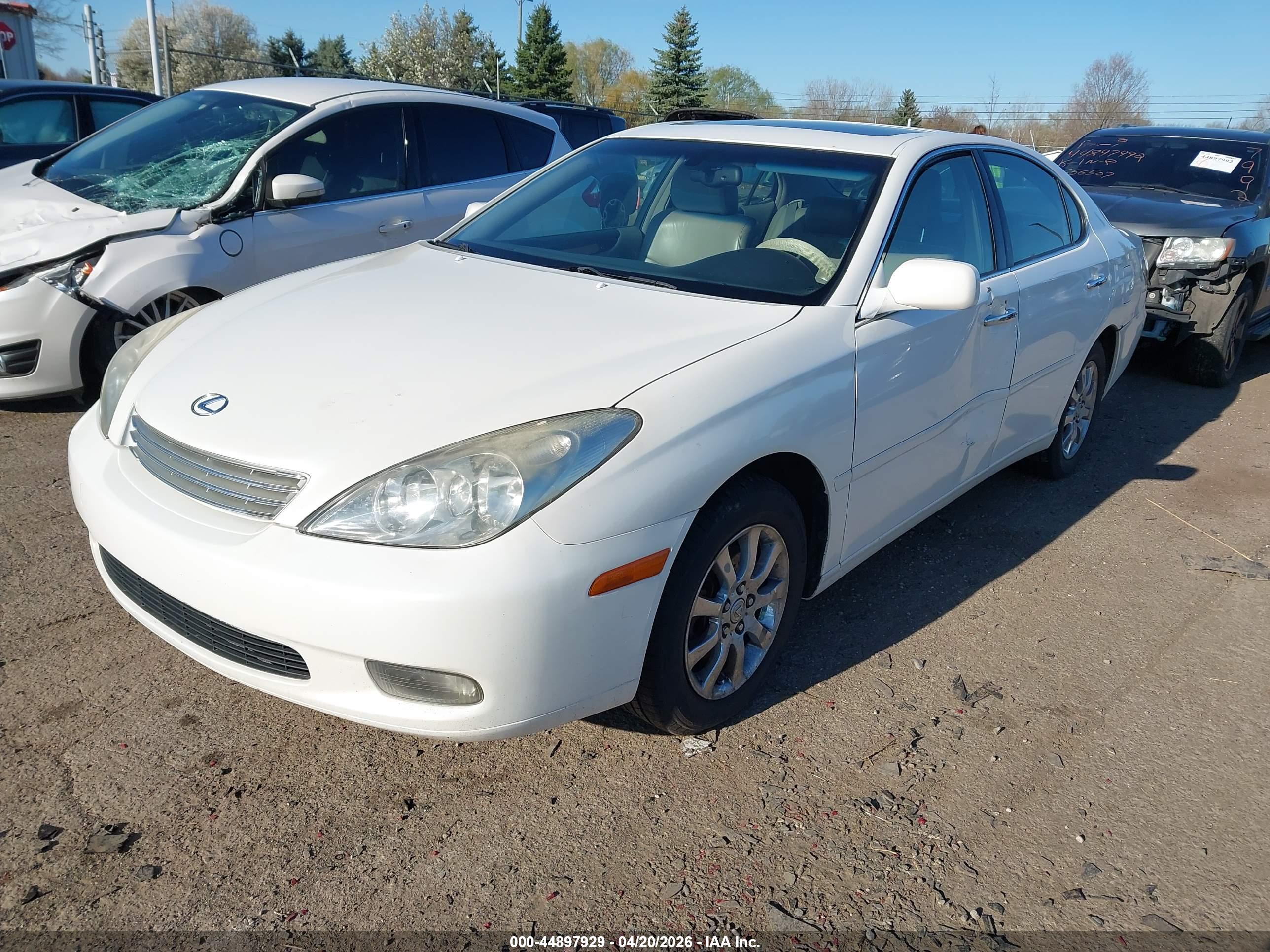 LEXUS ES image 2