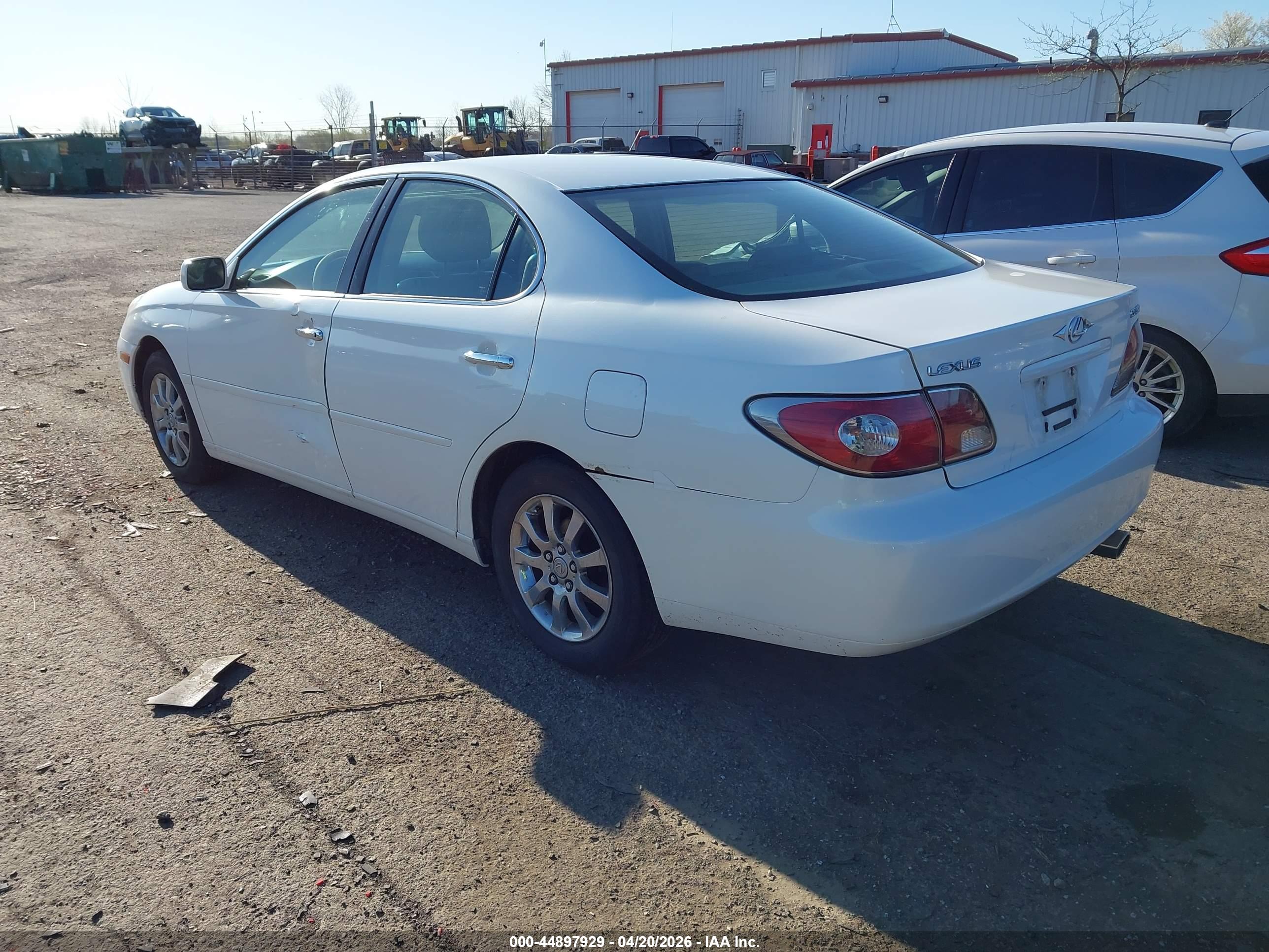 LEXUS ES image 3