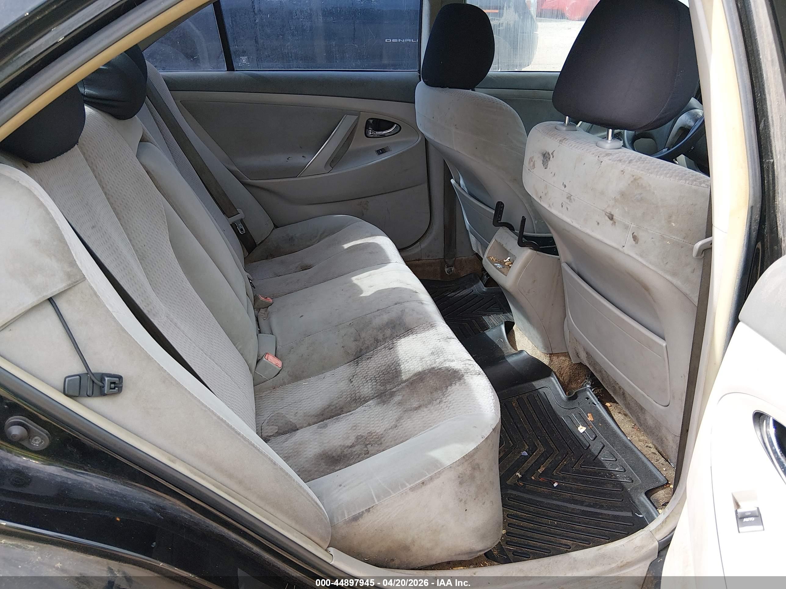 TOYOTA CAMRY image 8