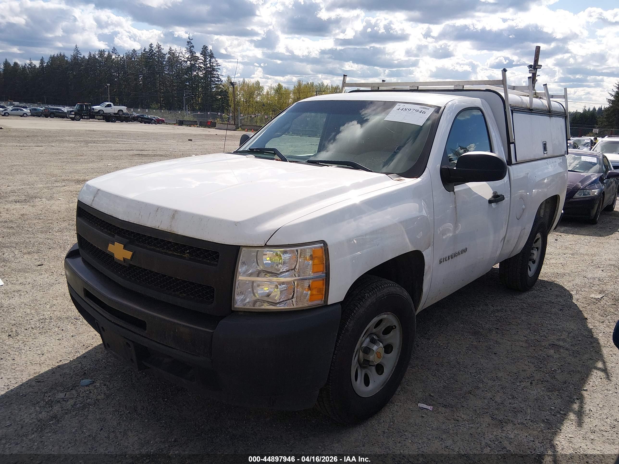 CHEVROLET SILVERADO image 2