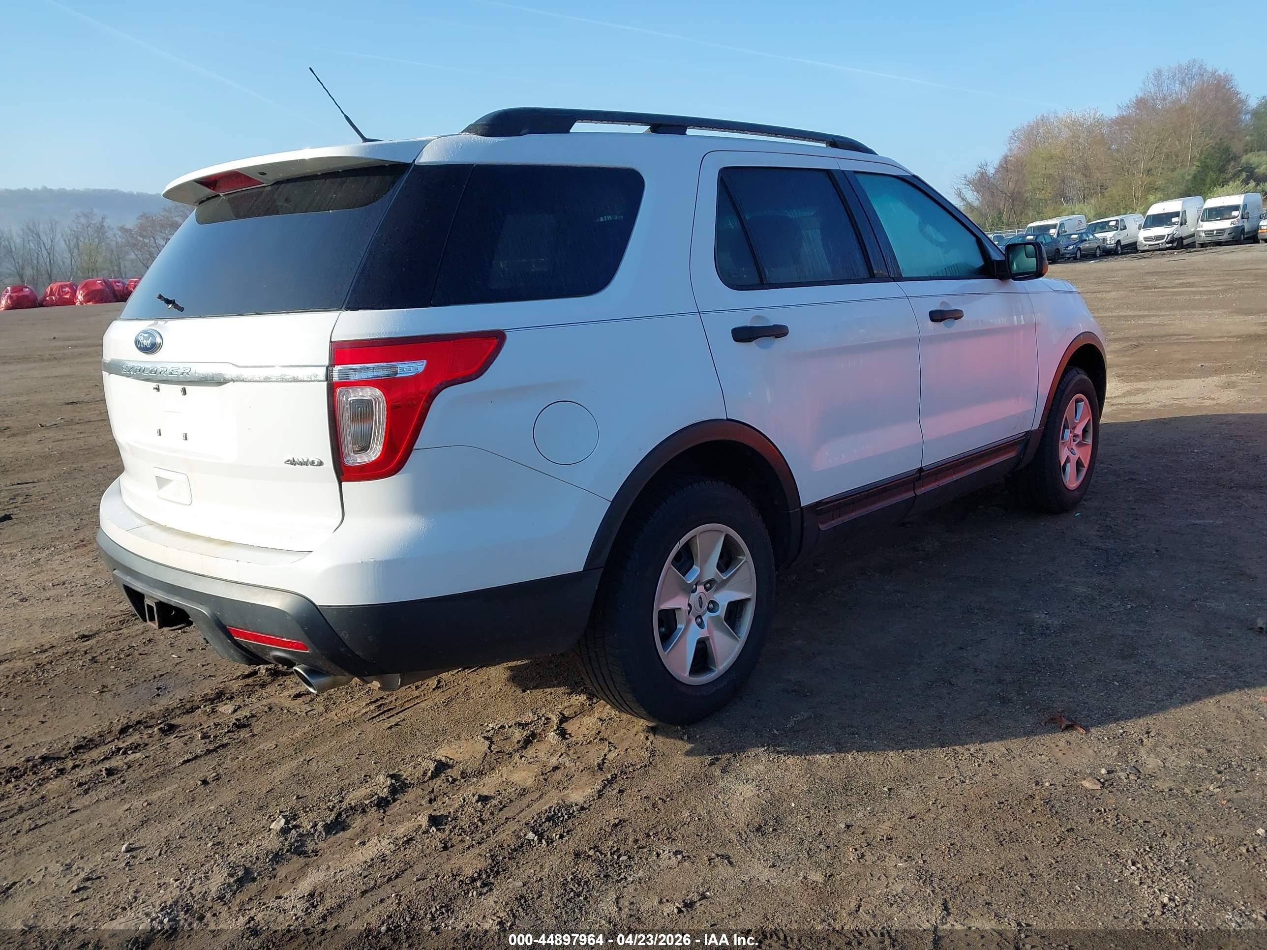 FORD EXPLORER image 4