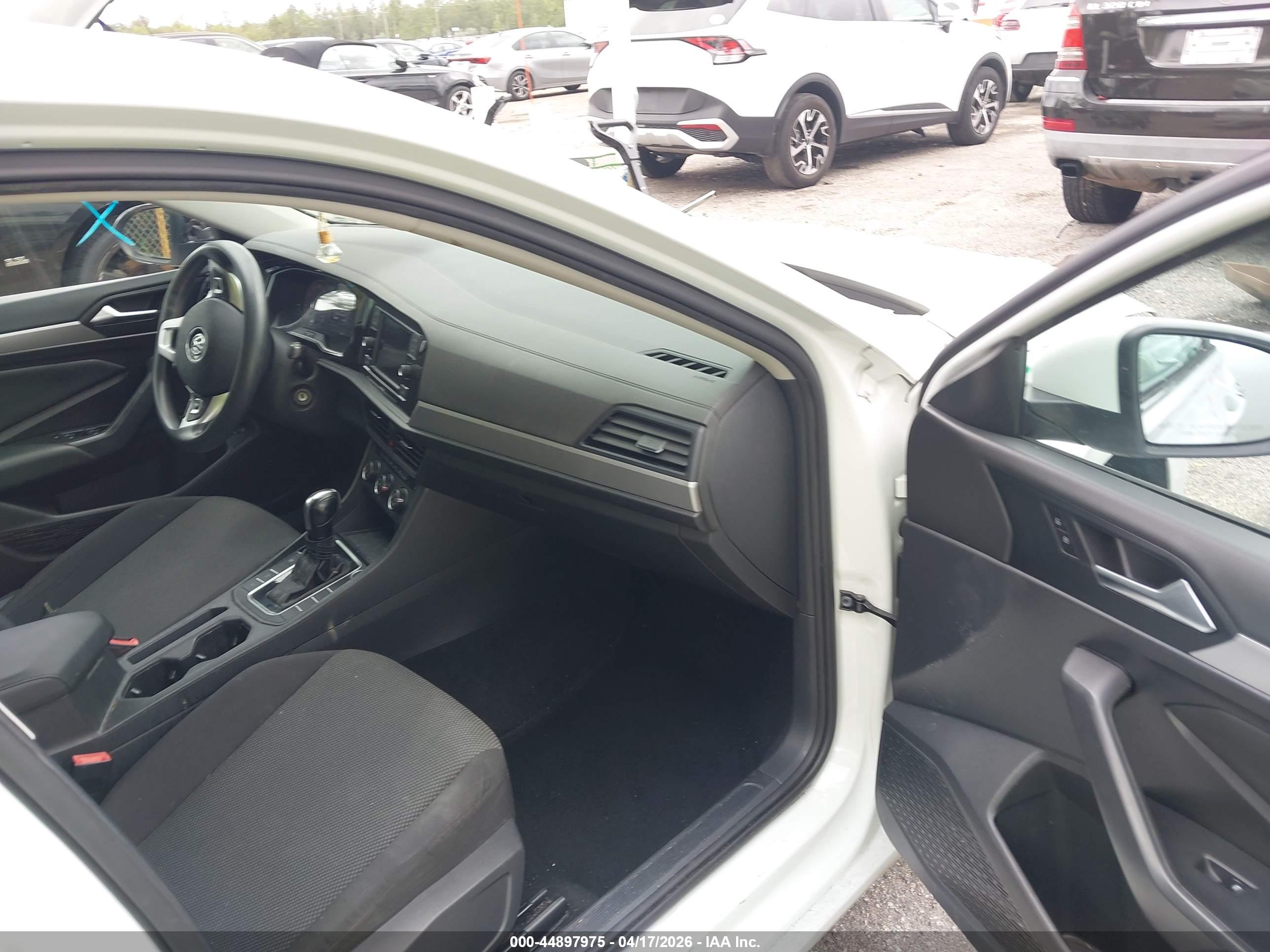 VOLKSWAGEN JETTA image 5