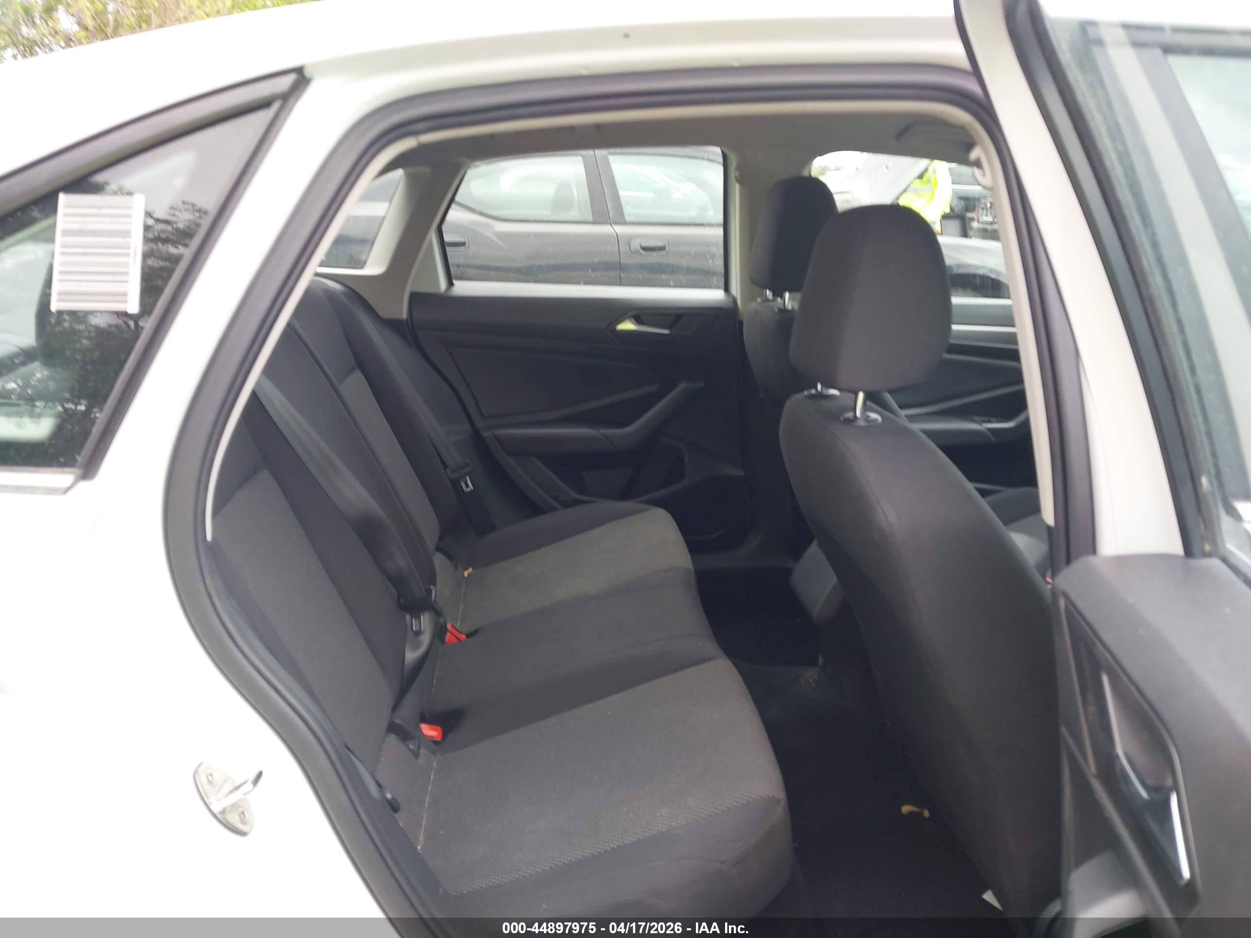 VOLKSWAGEN JETTA image 8