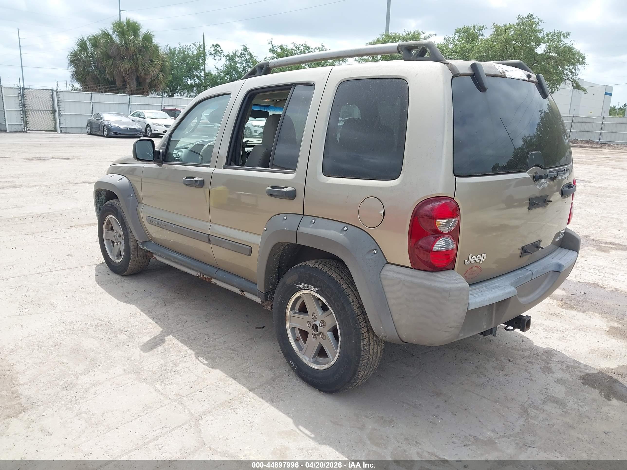 JEEP LIBERTY image 3