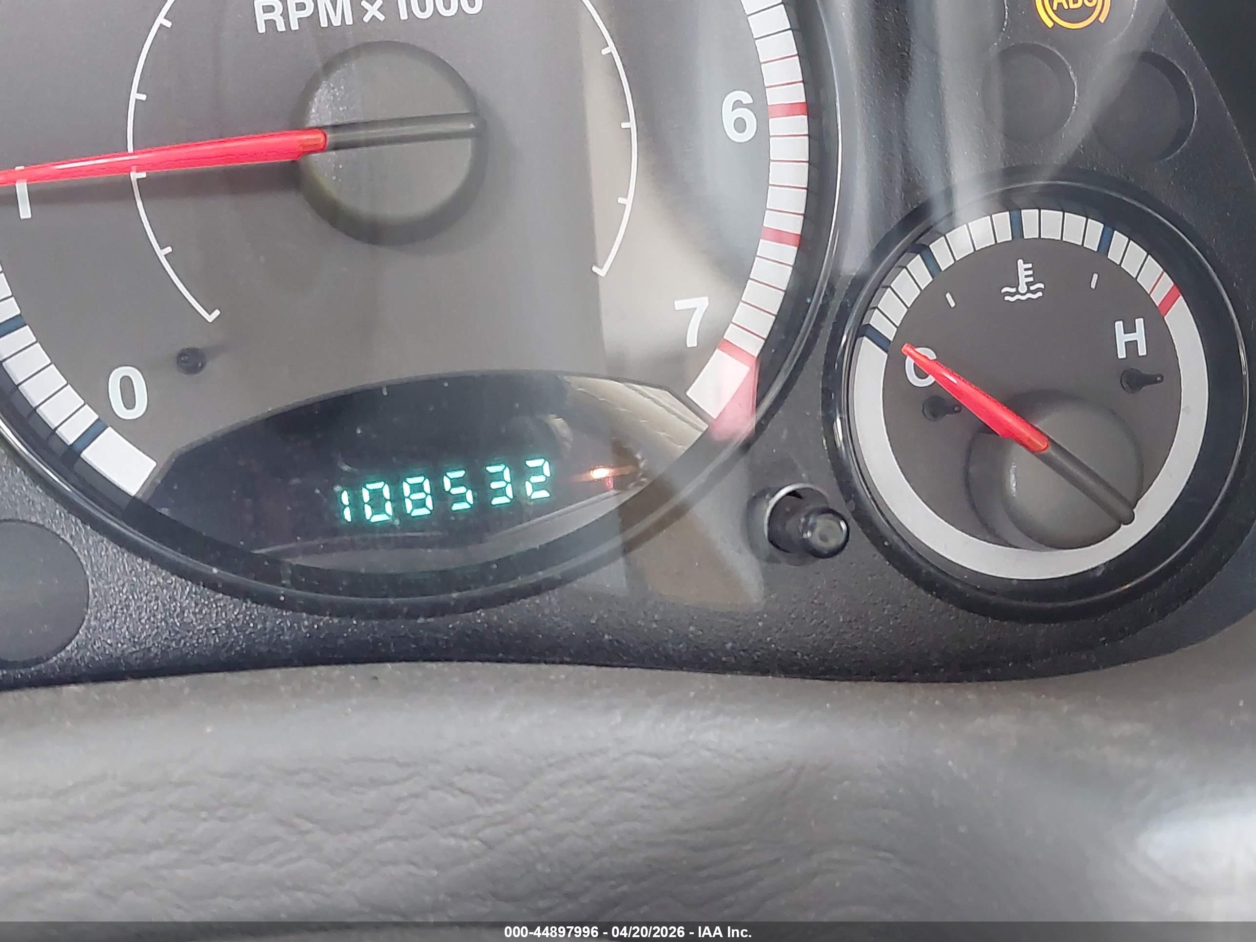 JEEP LIBERTY image 7