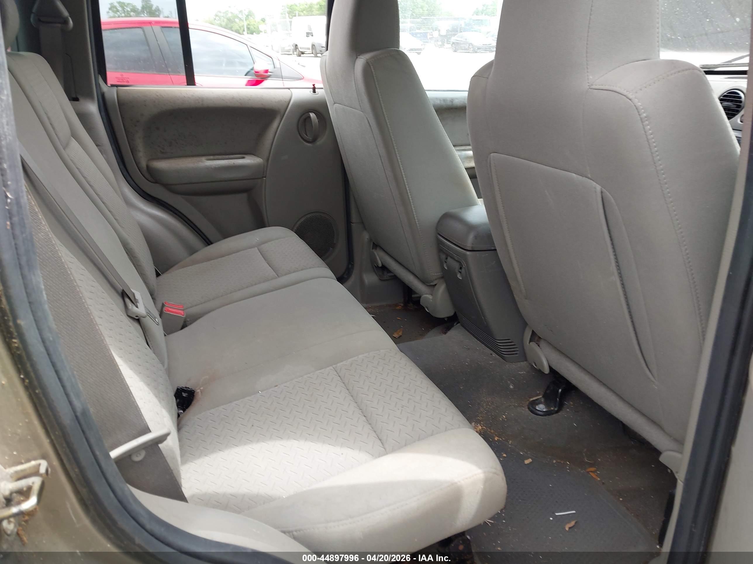 JEEP LIBERTY image 8