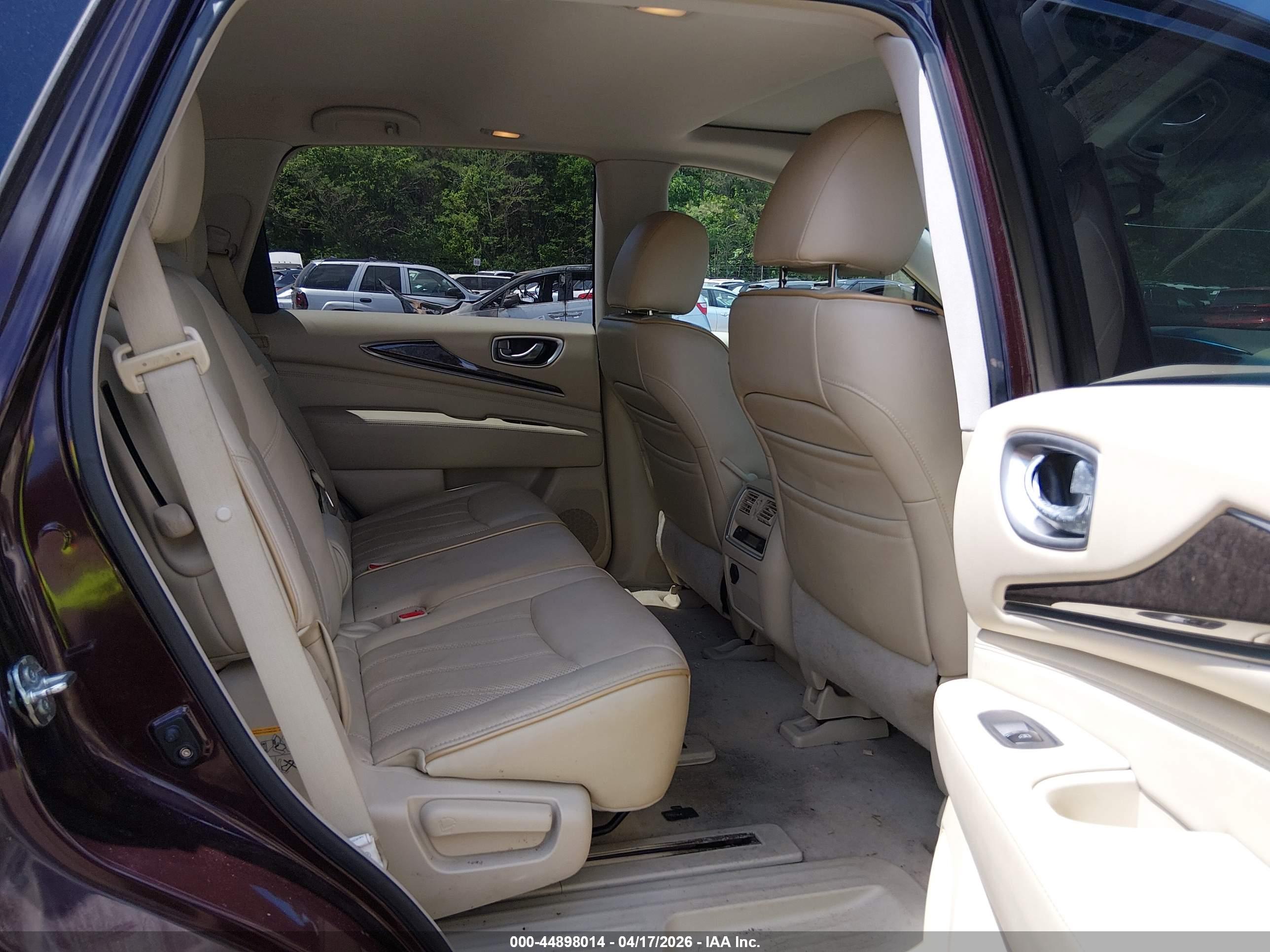 INFINITI JX35 image 8