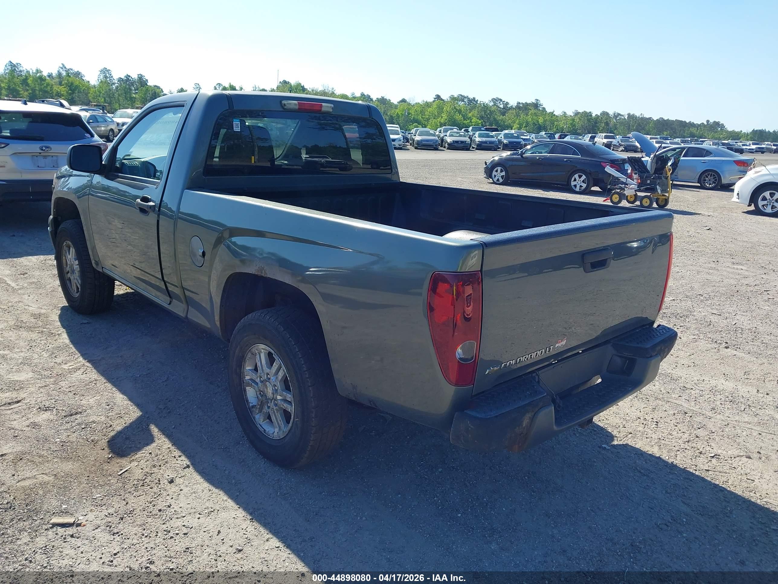 CHEVROLET COLORADO image 3