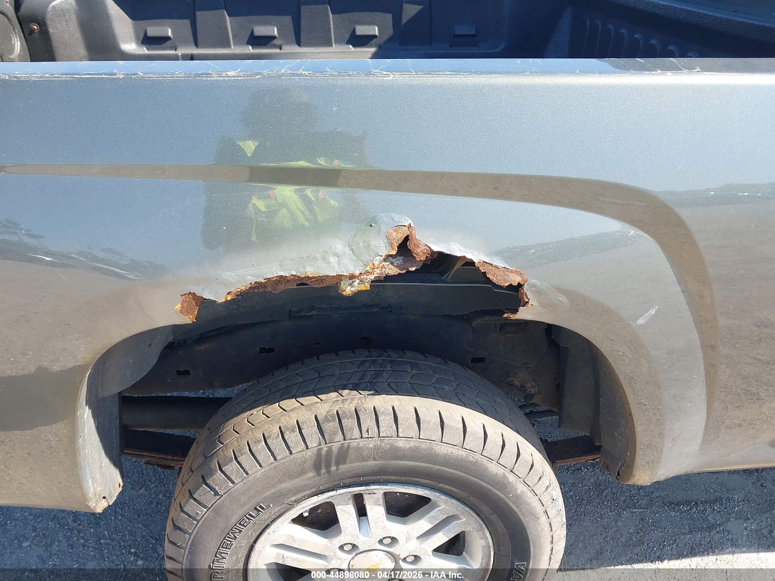 CHEVROLET COLORADO image 6