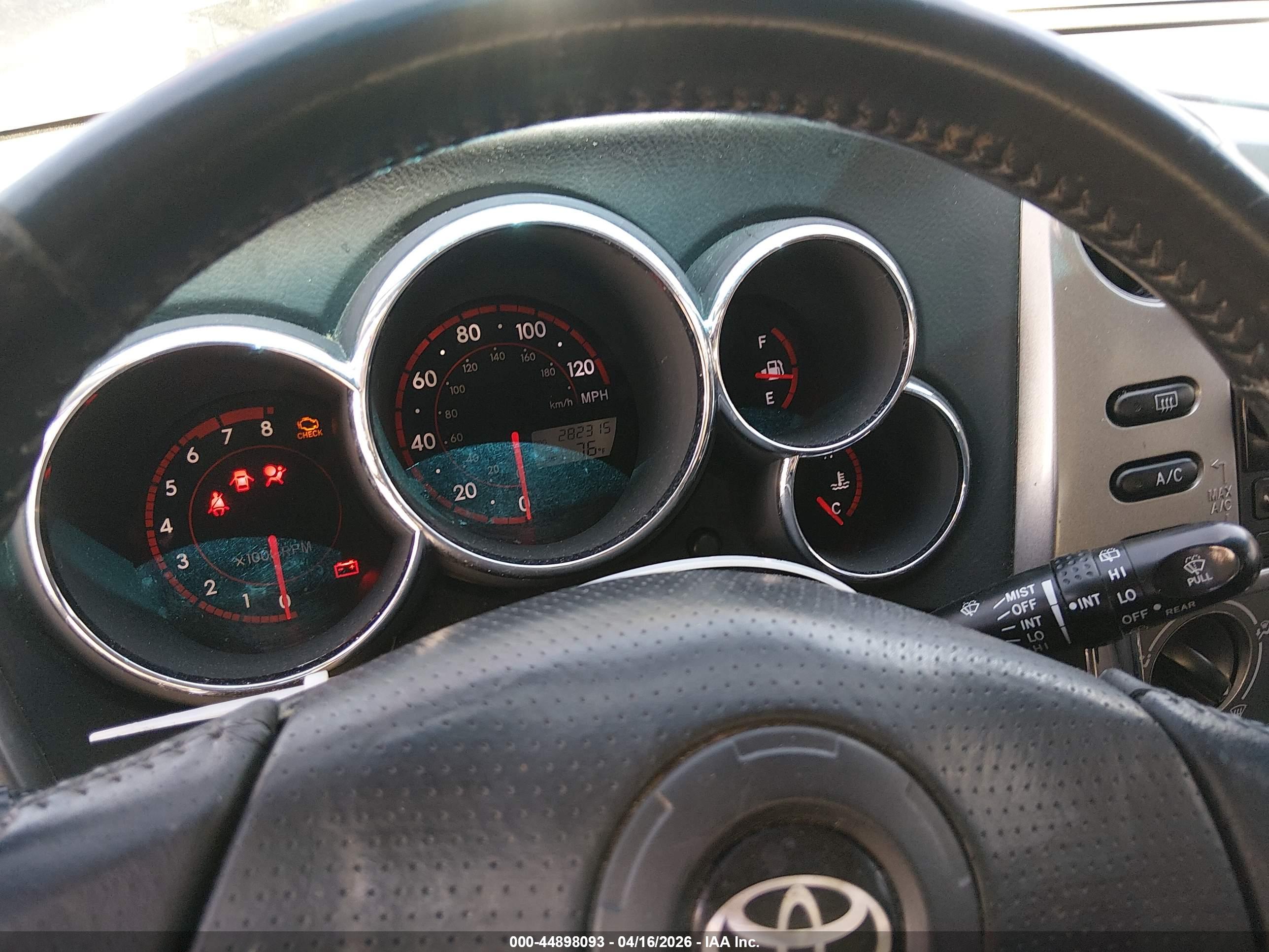 TOYOTA MATRIX image 7