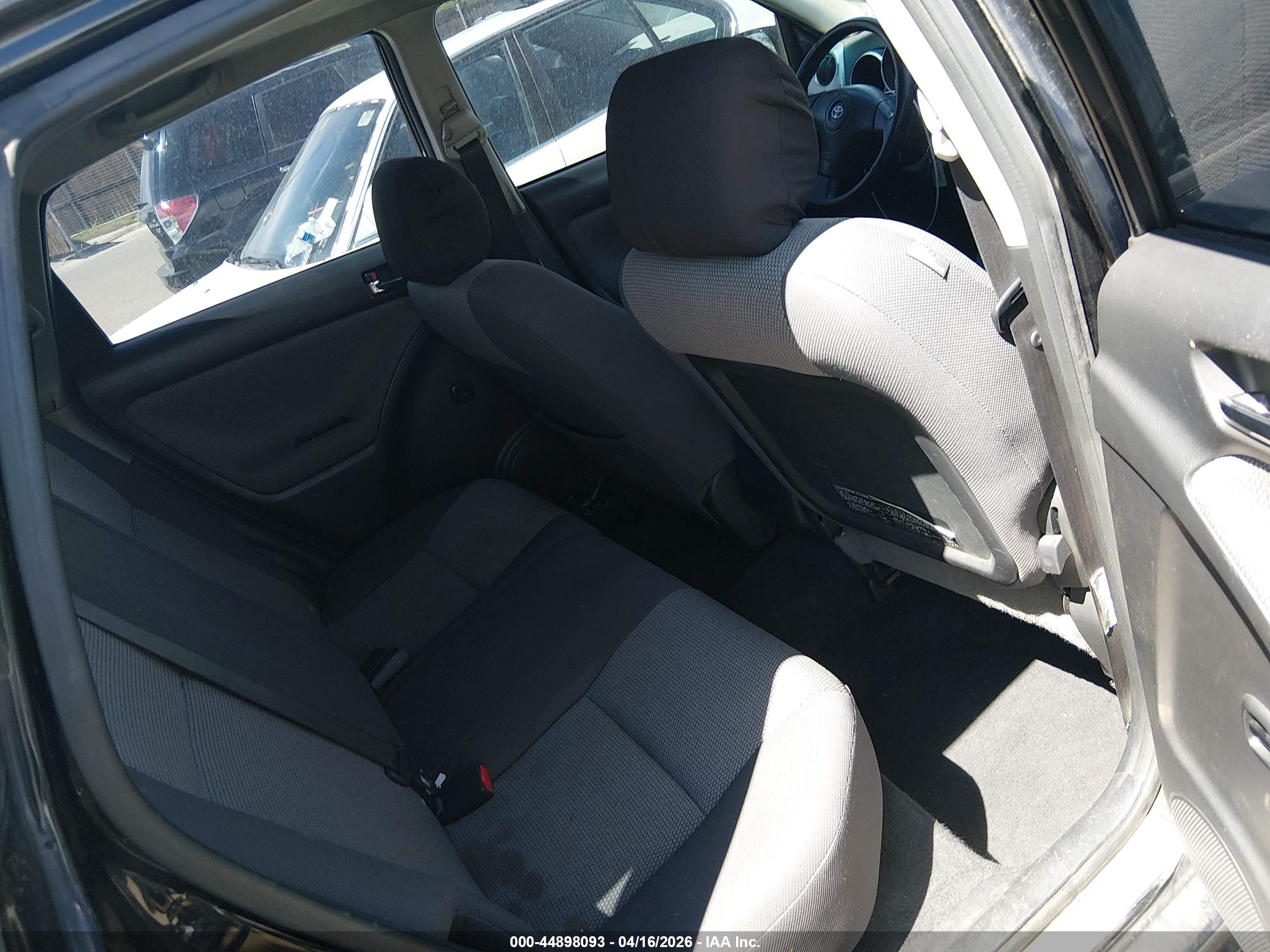 TOYOTA MATRIX image 8