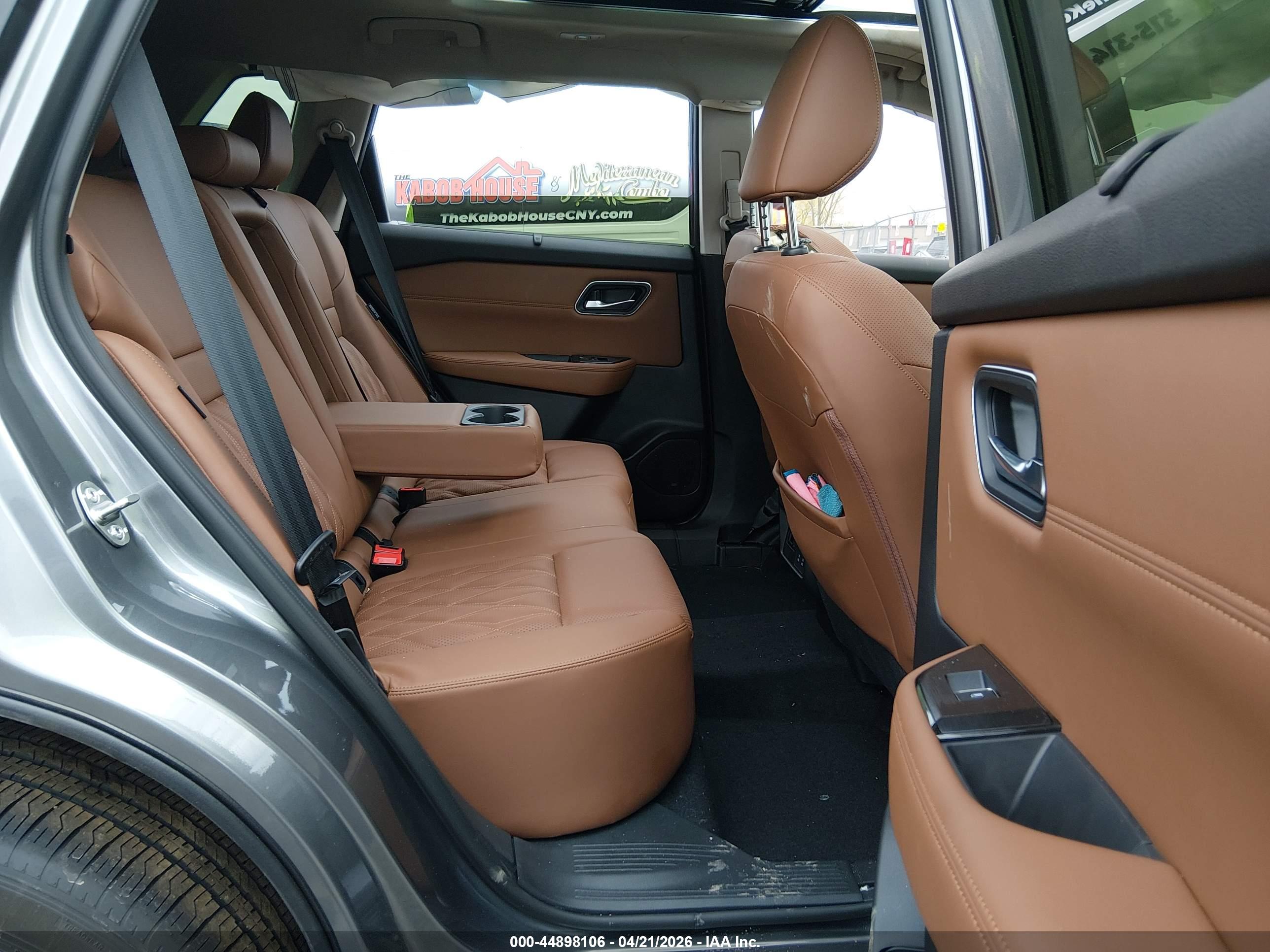 NISSAN ROGUE image 8