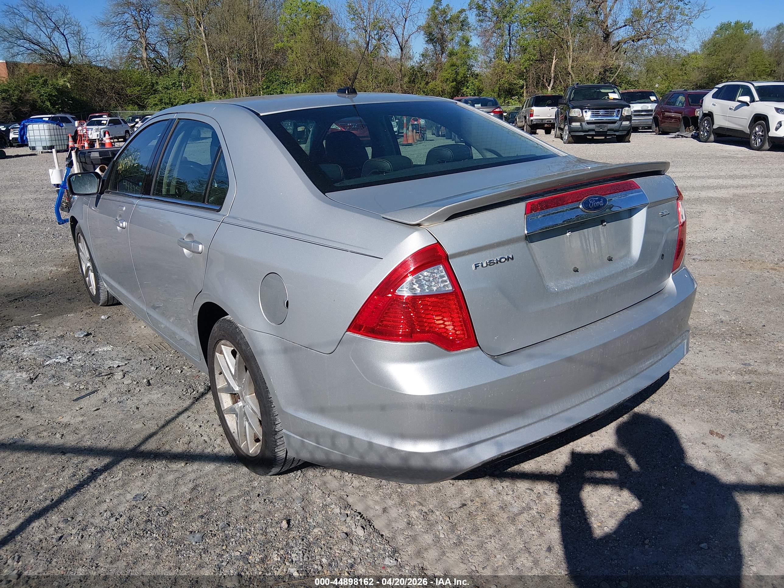 FORD FUSION image 3