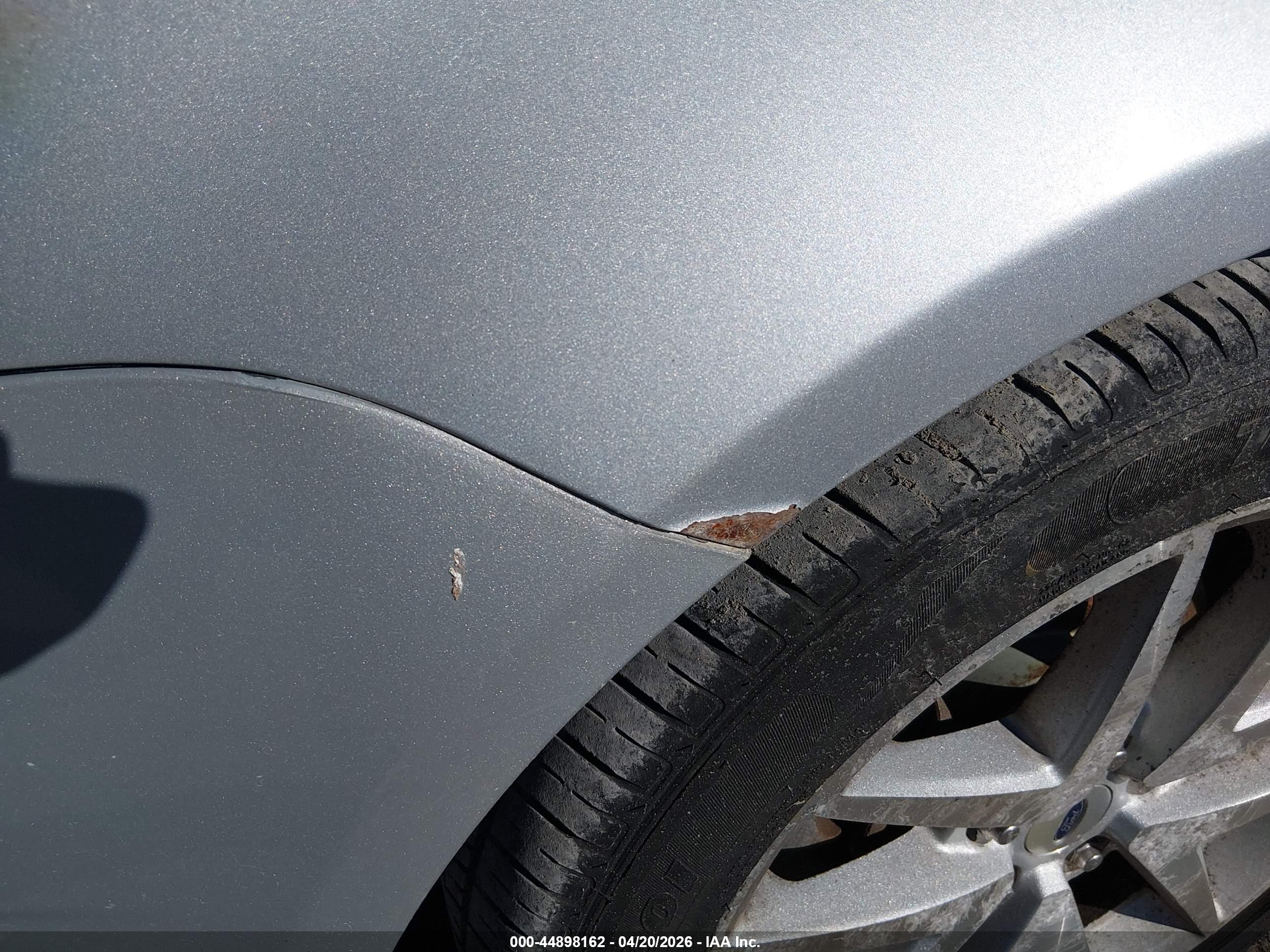 FORD FUSION image 6