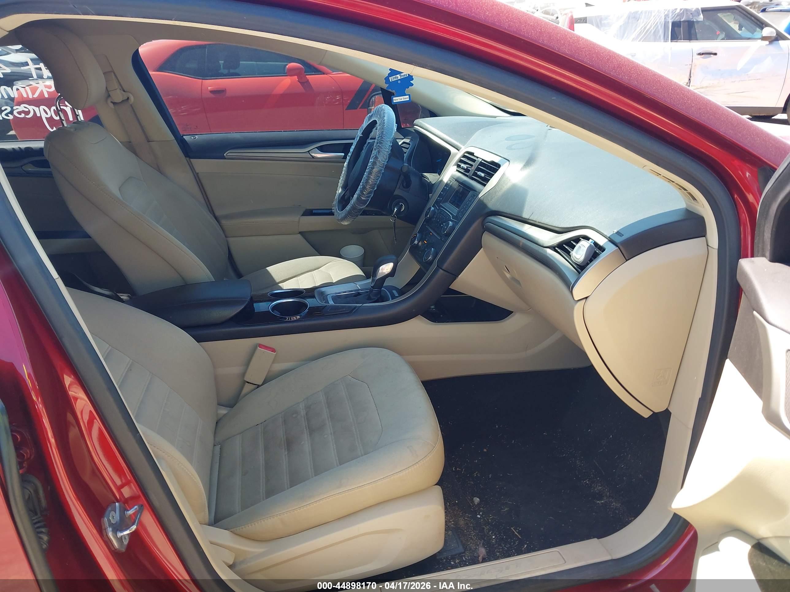 FORD FUSION image 5