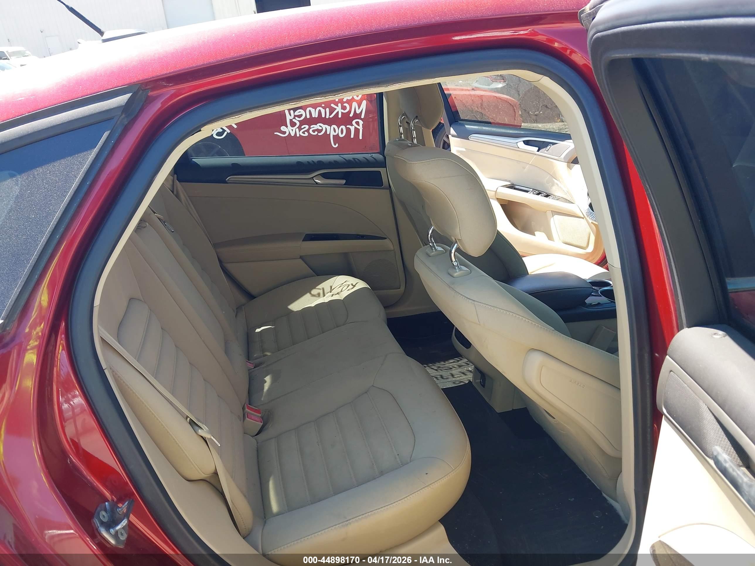 FORD FUSION image 8