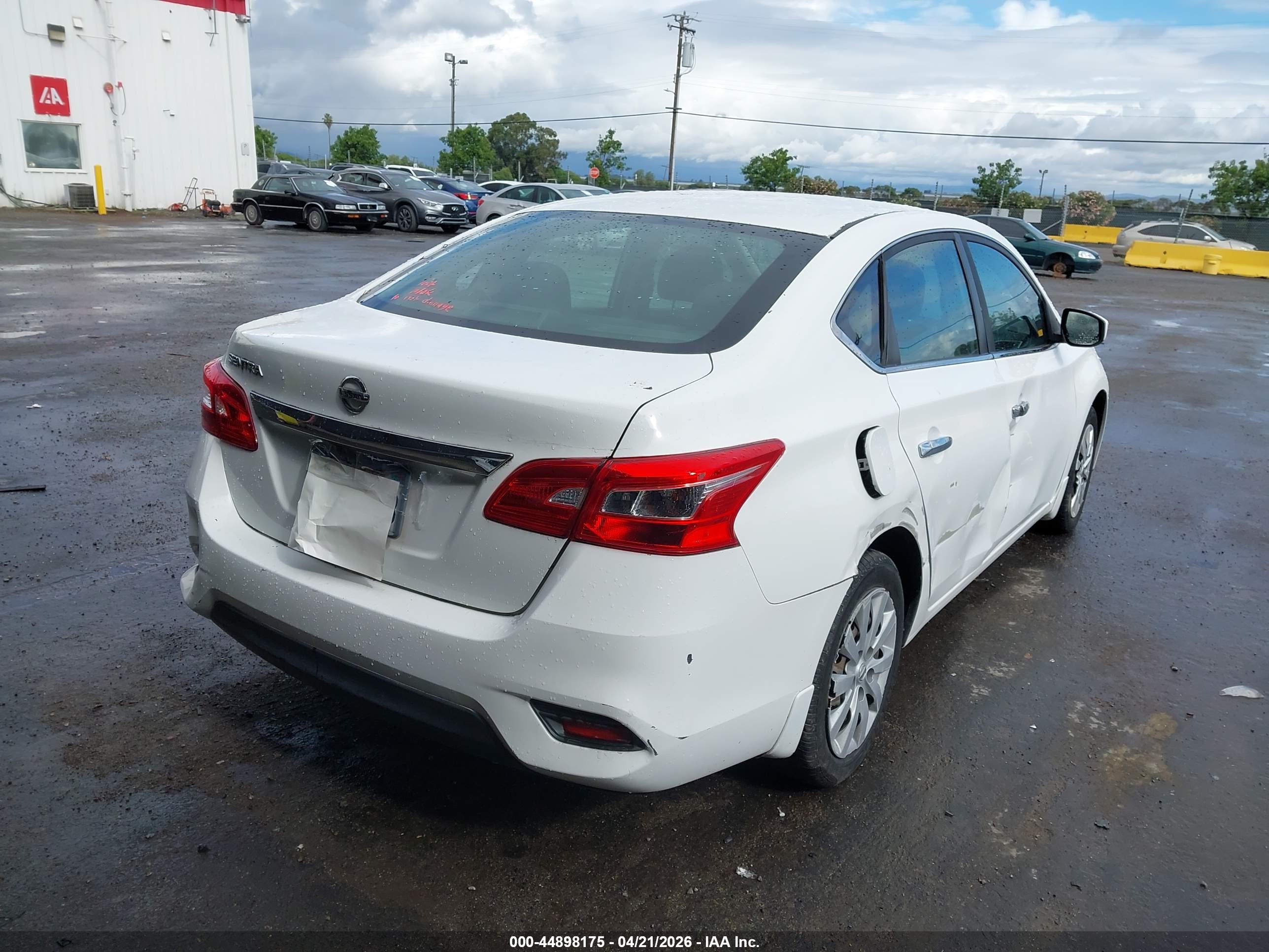 NISSAN SENTRA image 4