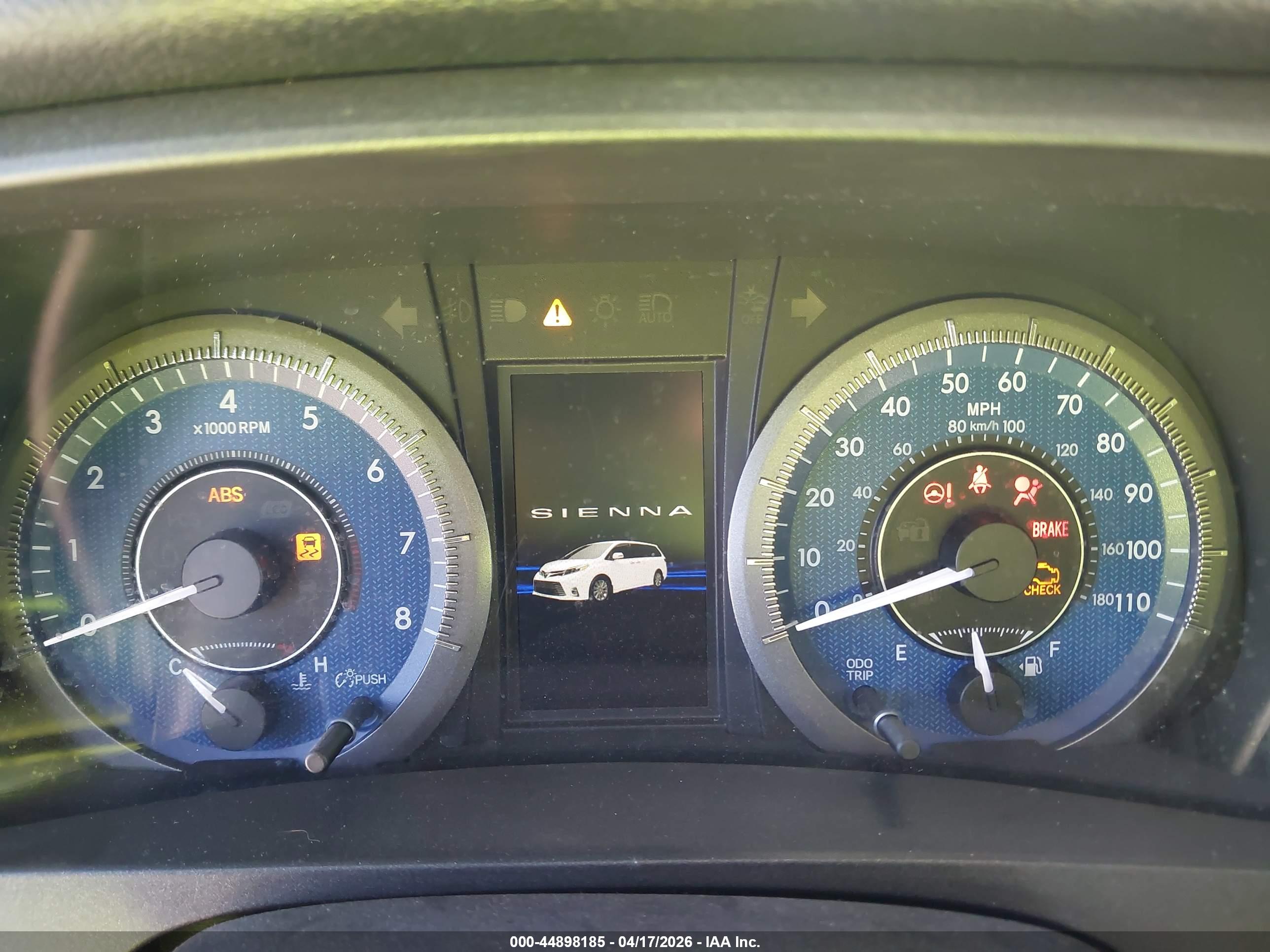 TOYOTA SIENNA image 7