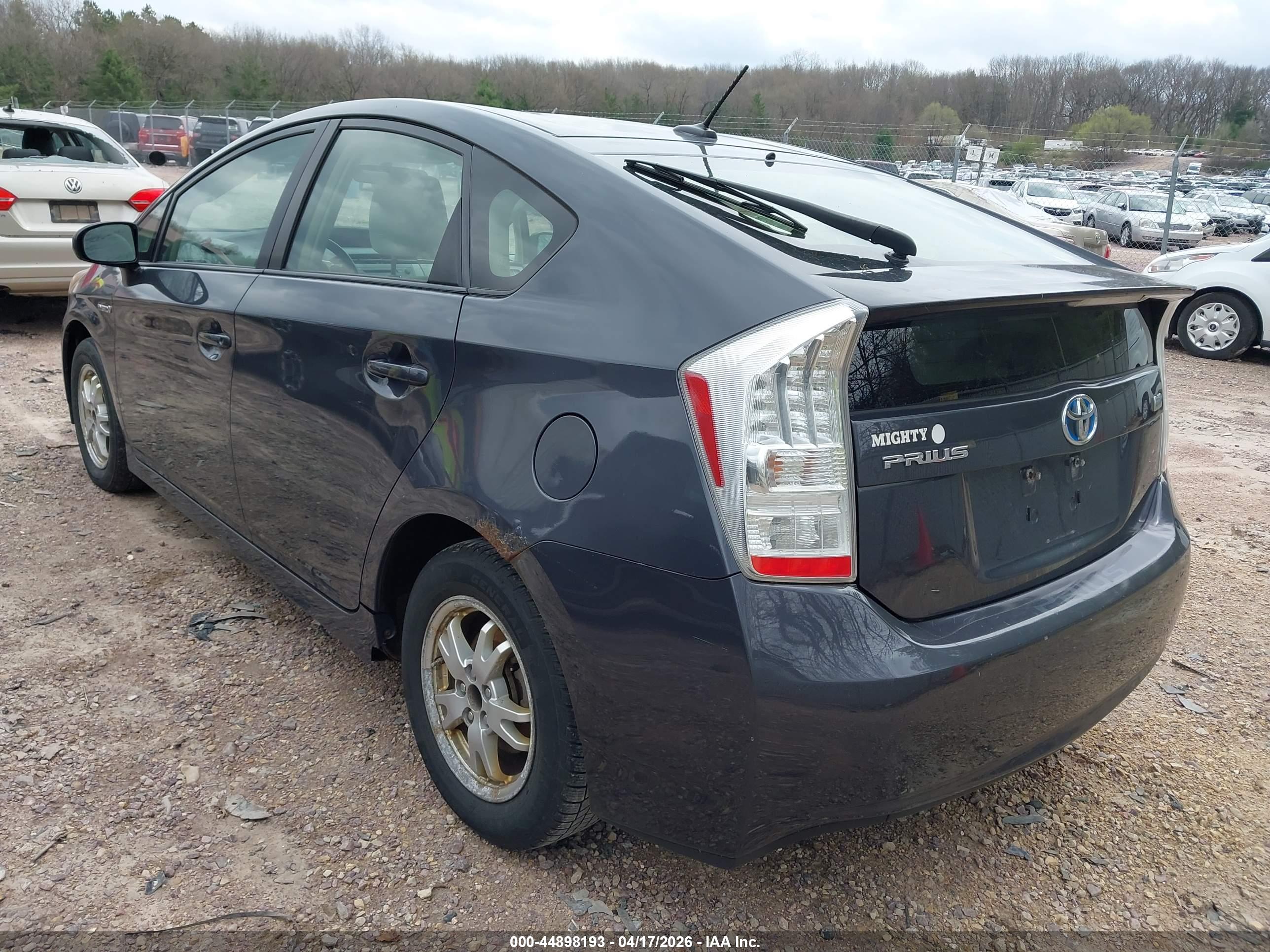 TOYOTA PRIUS image 3