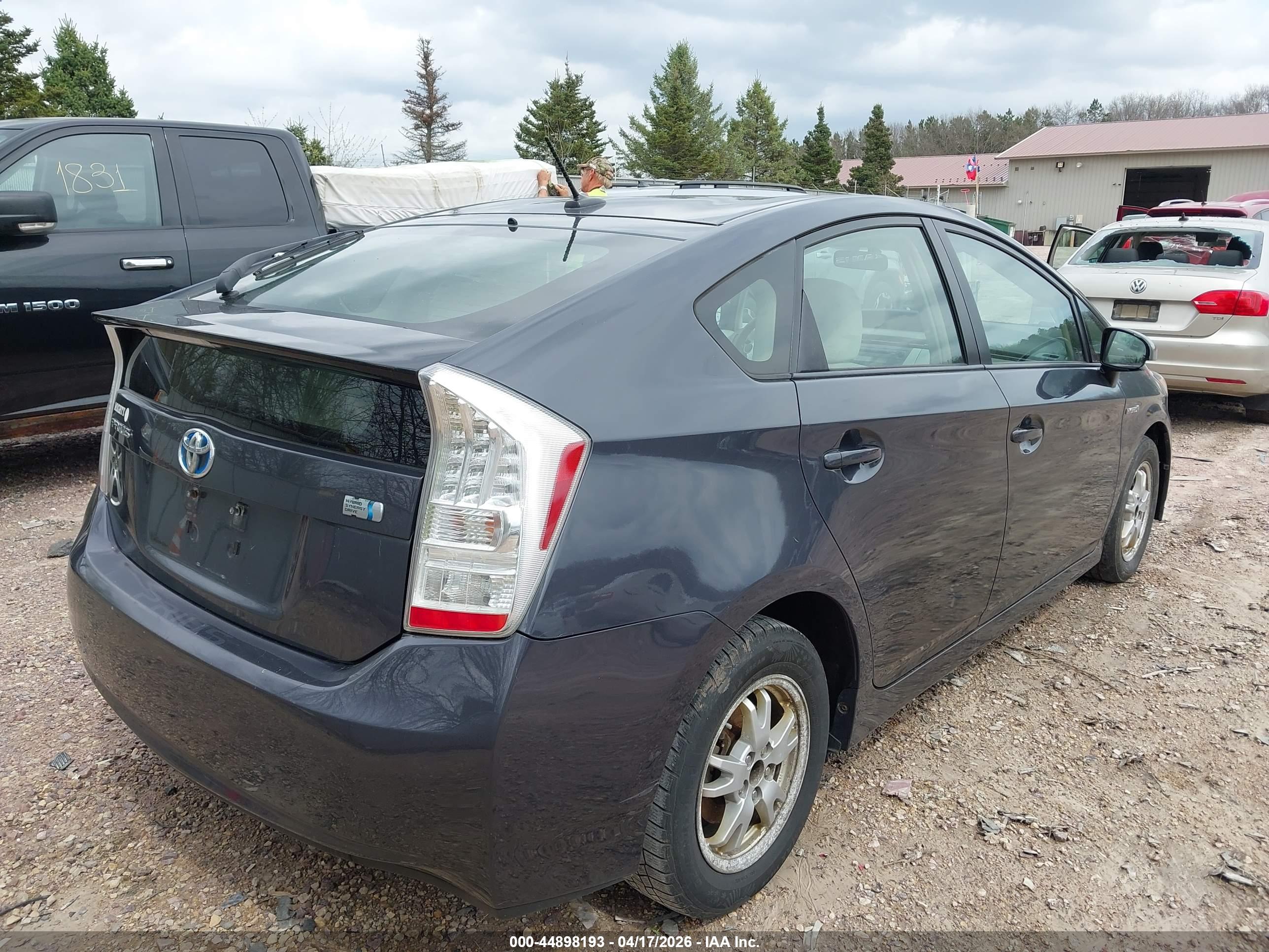 TOYOTA PRIUS image 4