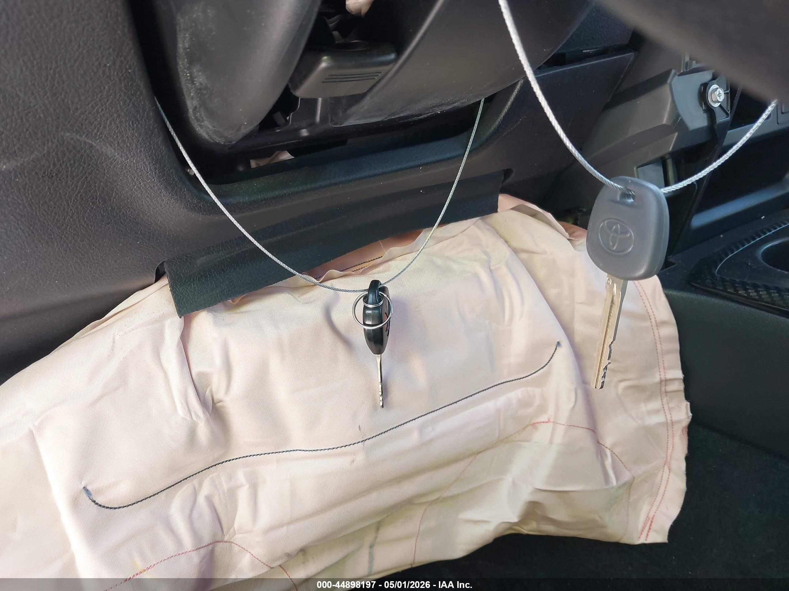 TOYOTA 4RUNNER image 11