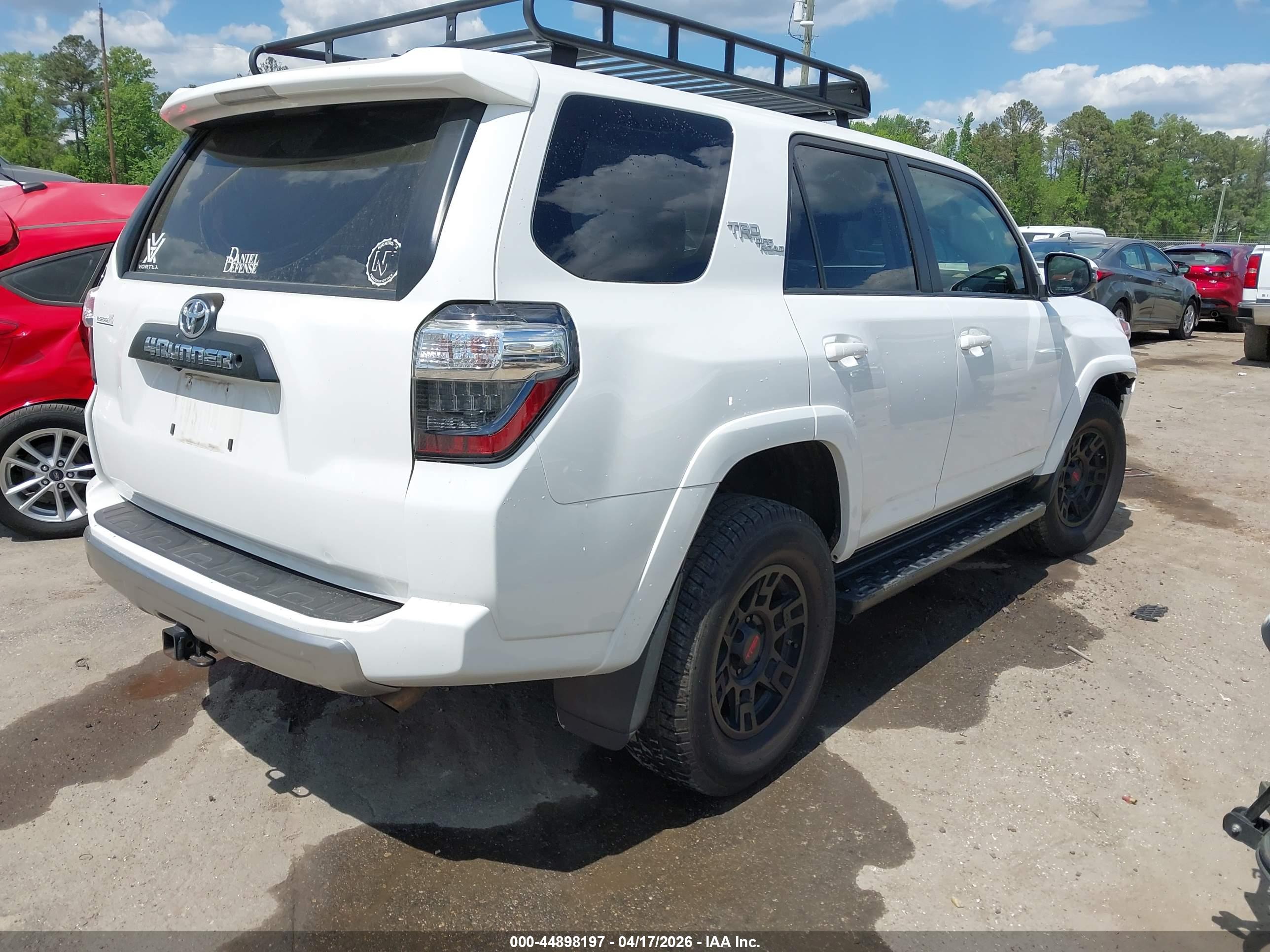 TOYOTA 4RUNNER image 4