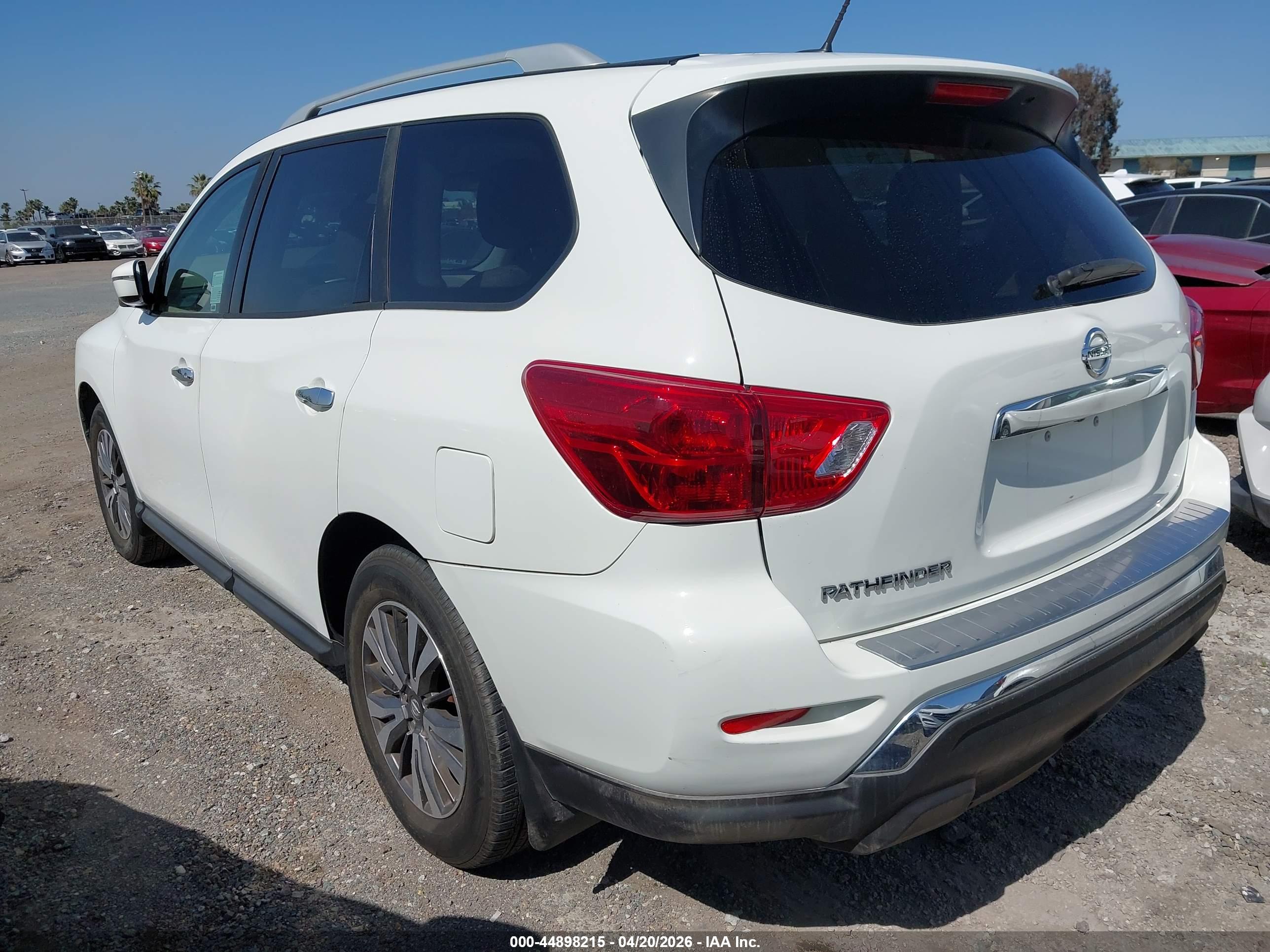 NISSAN PATHFINDER image 3