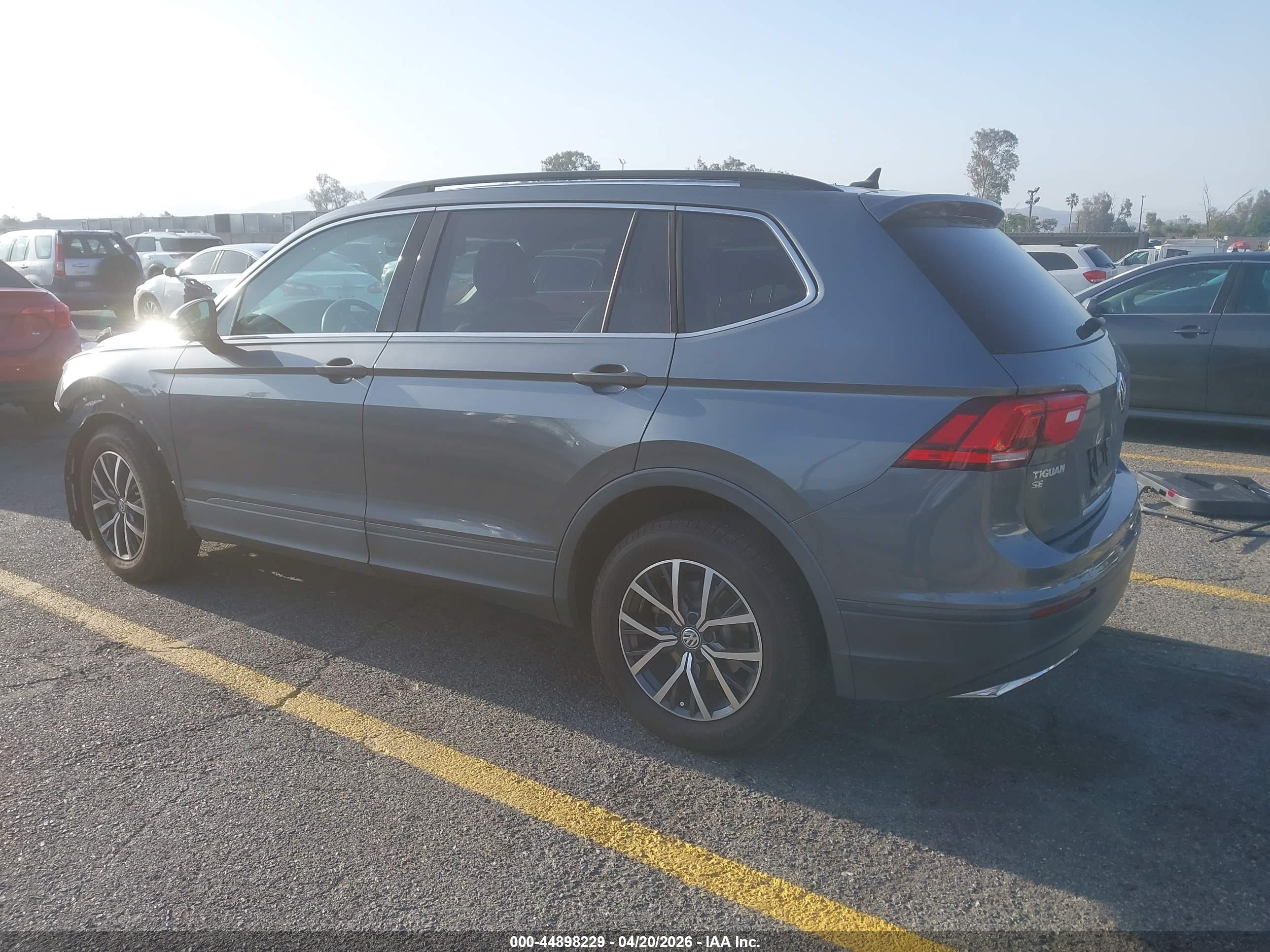 VOLKSWAGEN TIGUAN image 3